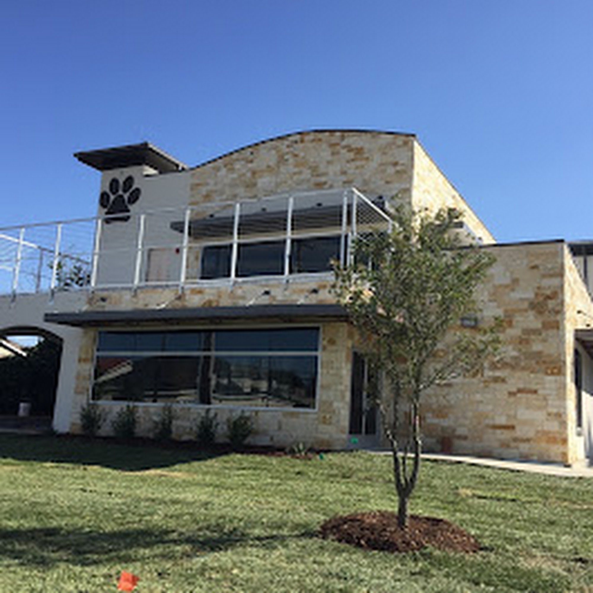 Metro Paws Animal Hospital - White Rock Dallas