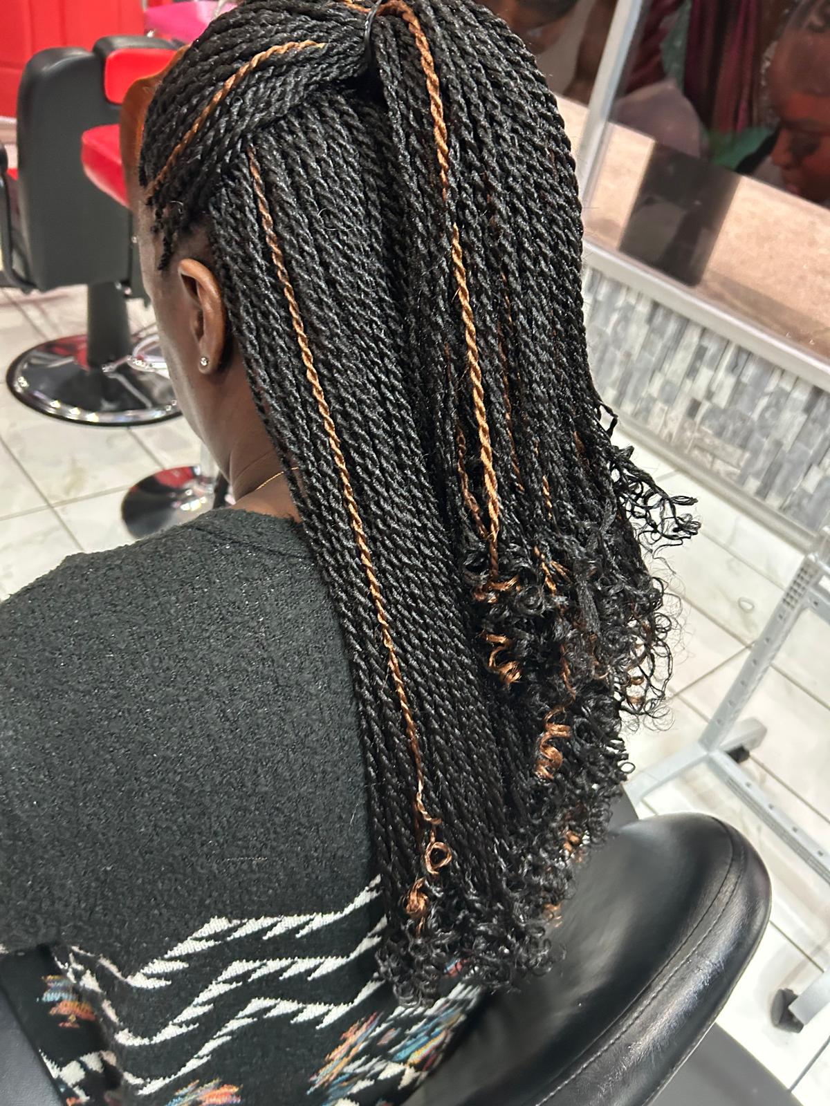 Somma hair braiding 1120 E Red Bird Ln, Dallas Texas 75241