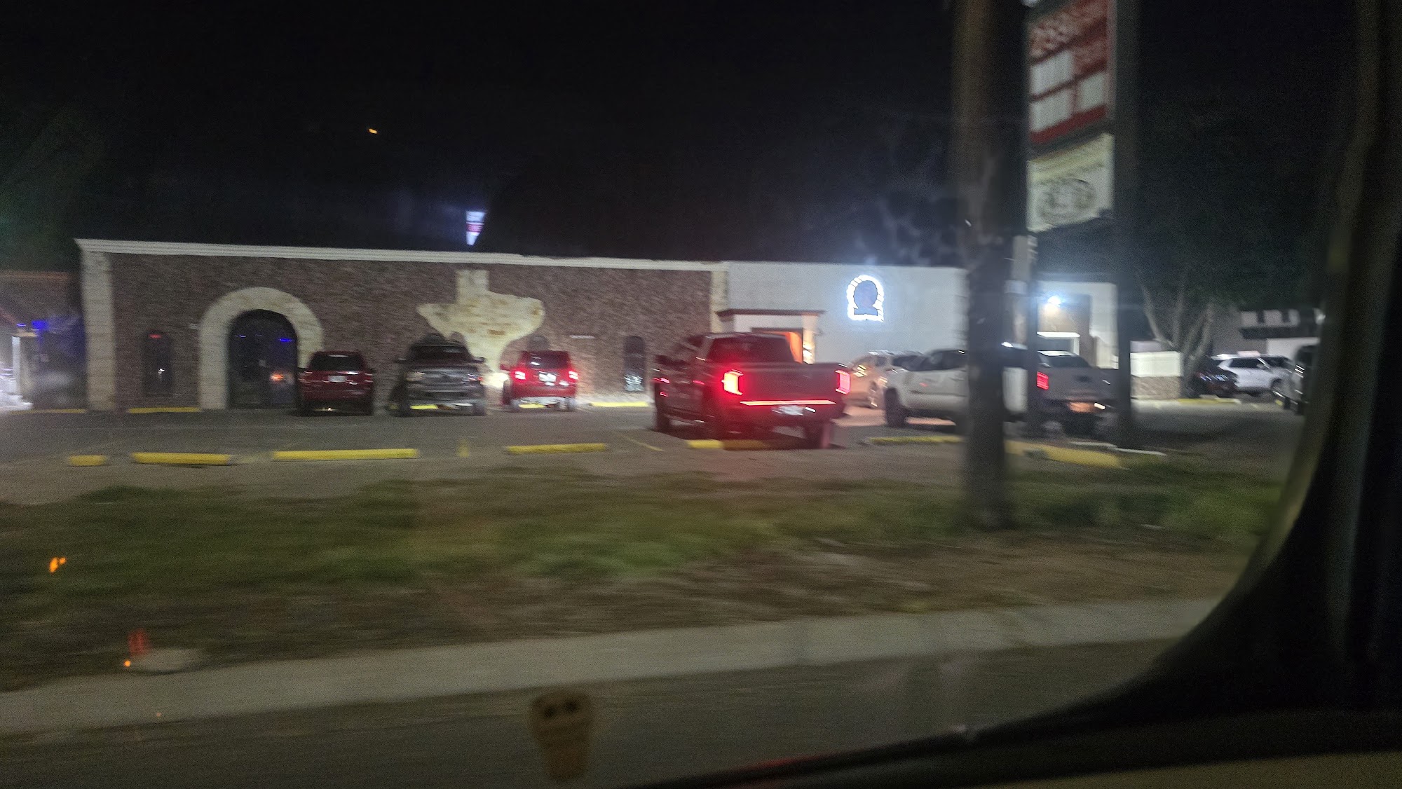 MAC'S BAR AND GRILL Donna