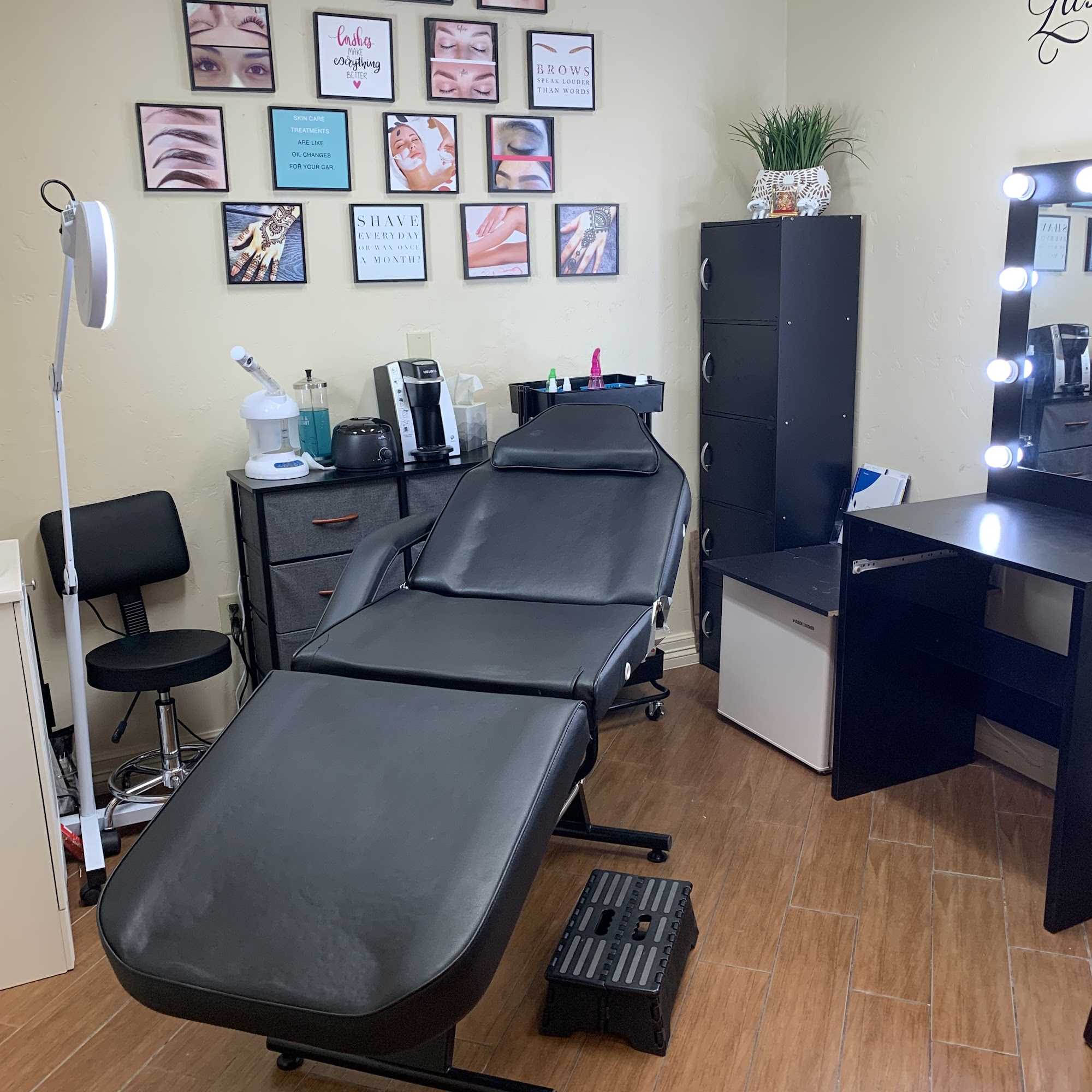 Unique eyebrow Threading