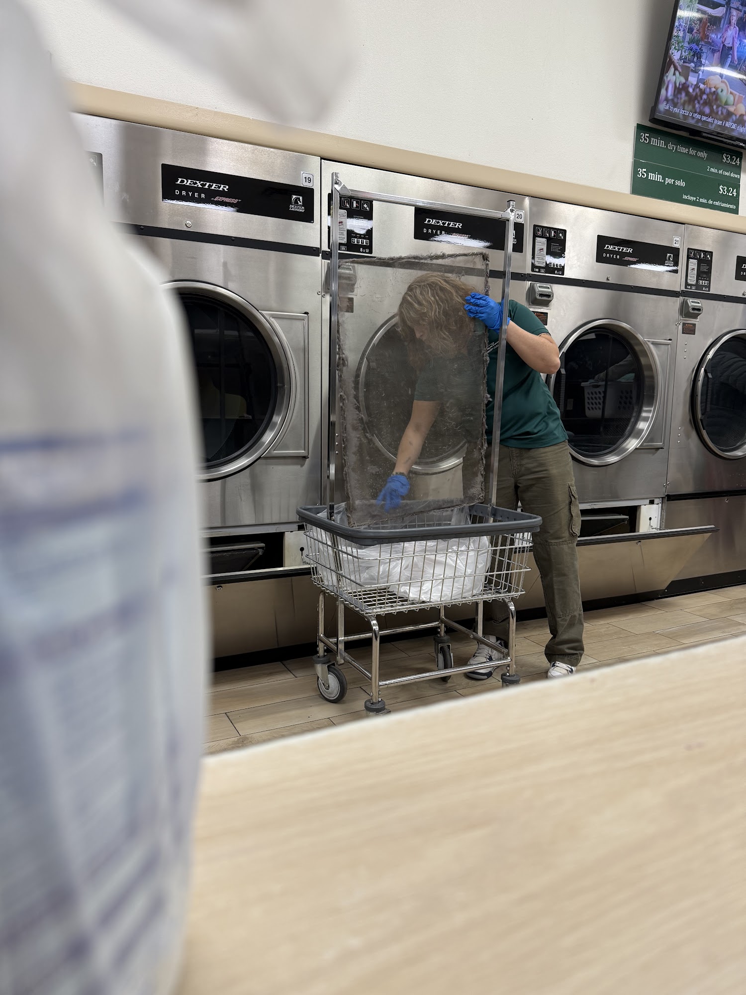 Supreme Laundromat & Cleaners