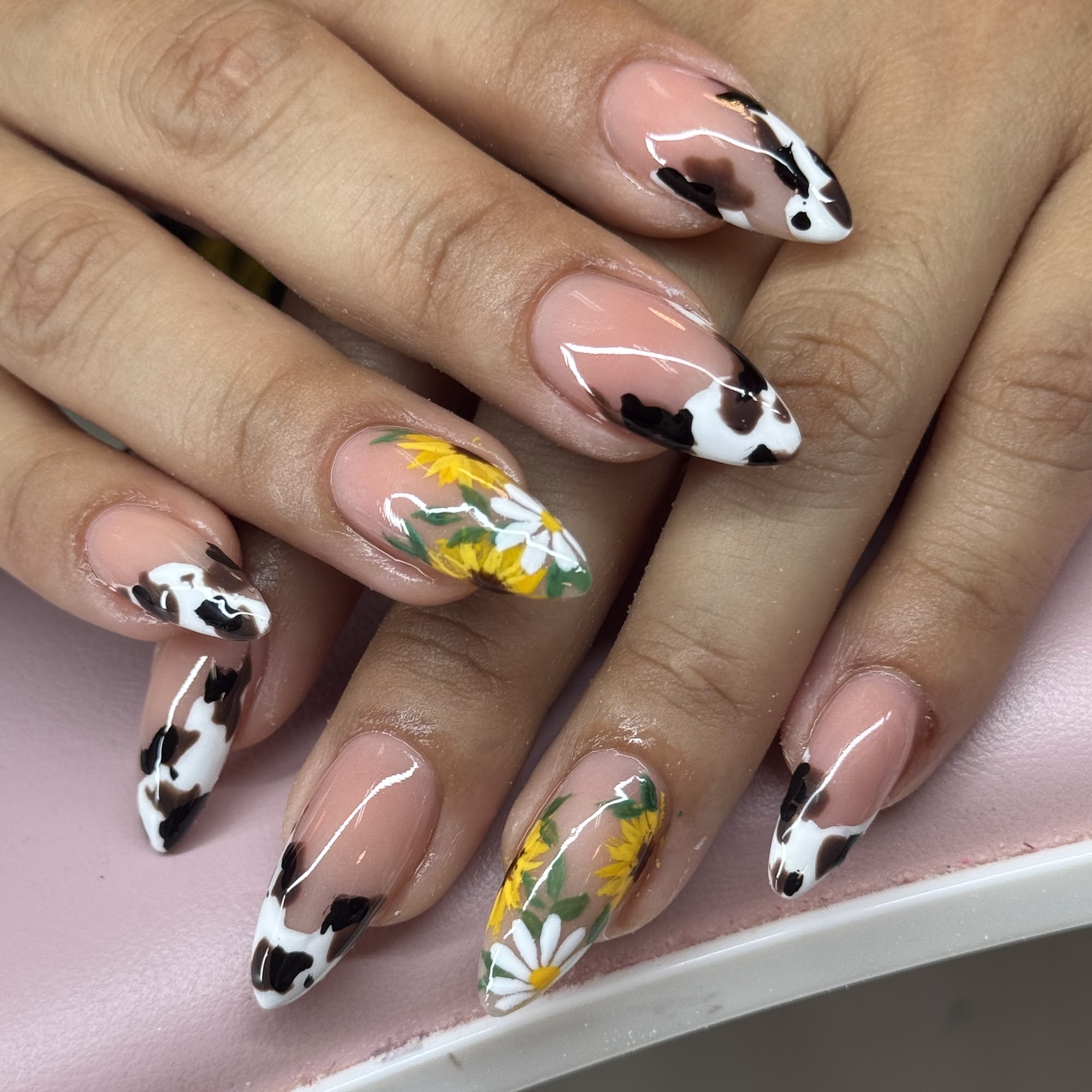 Dirty Nails 6213 Airport Rd, El Paso Texas 79925