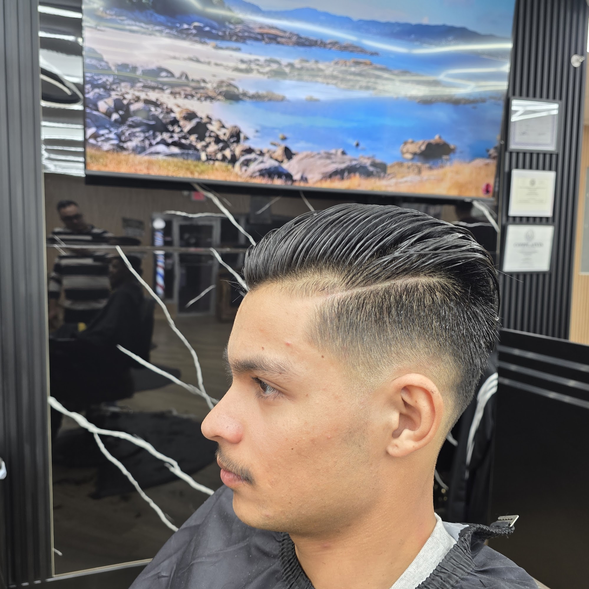 Casa Gold Cuts 613 N Main St, Euless Texas 76039