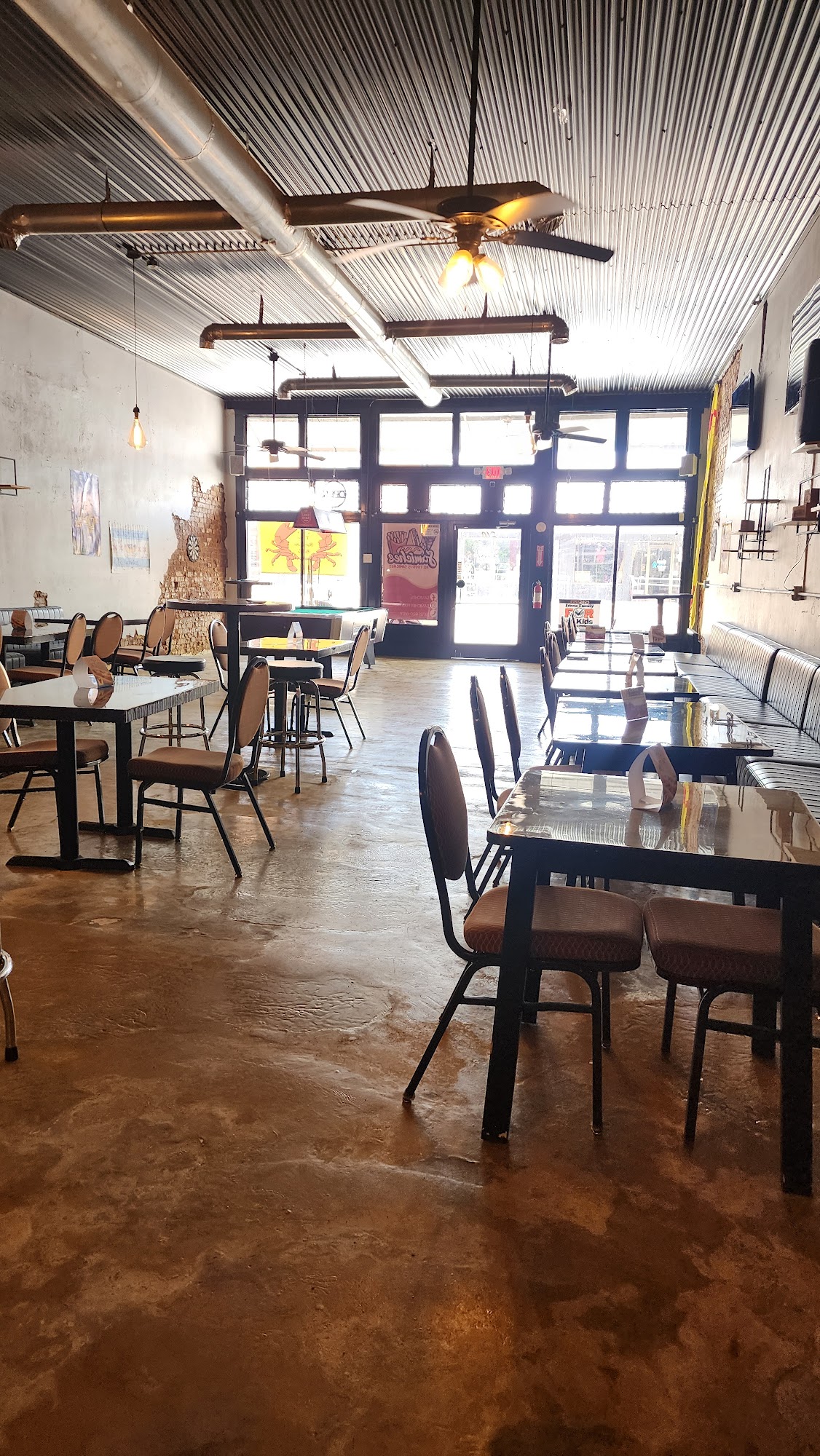 Samiches Bar & Grill 210 W 6th St, Ferris, TX 75125
