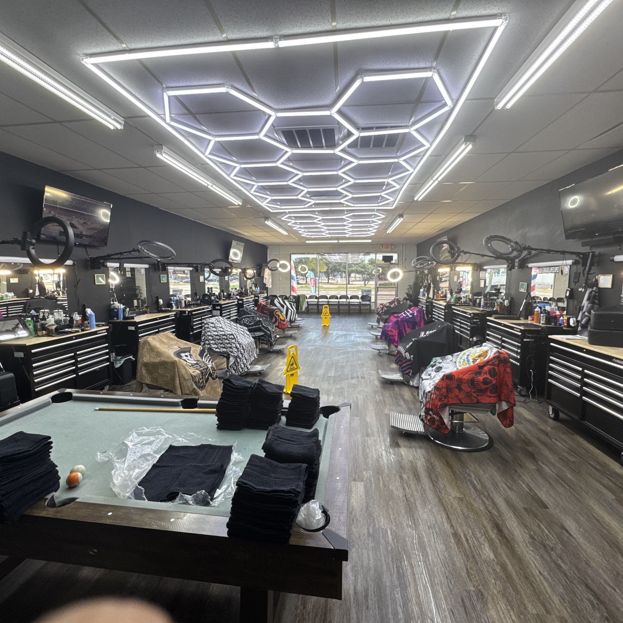 DFW BARBERS LLC 3154 Mansfield Hwy, Forest Hill Texas 76119