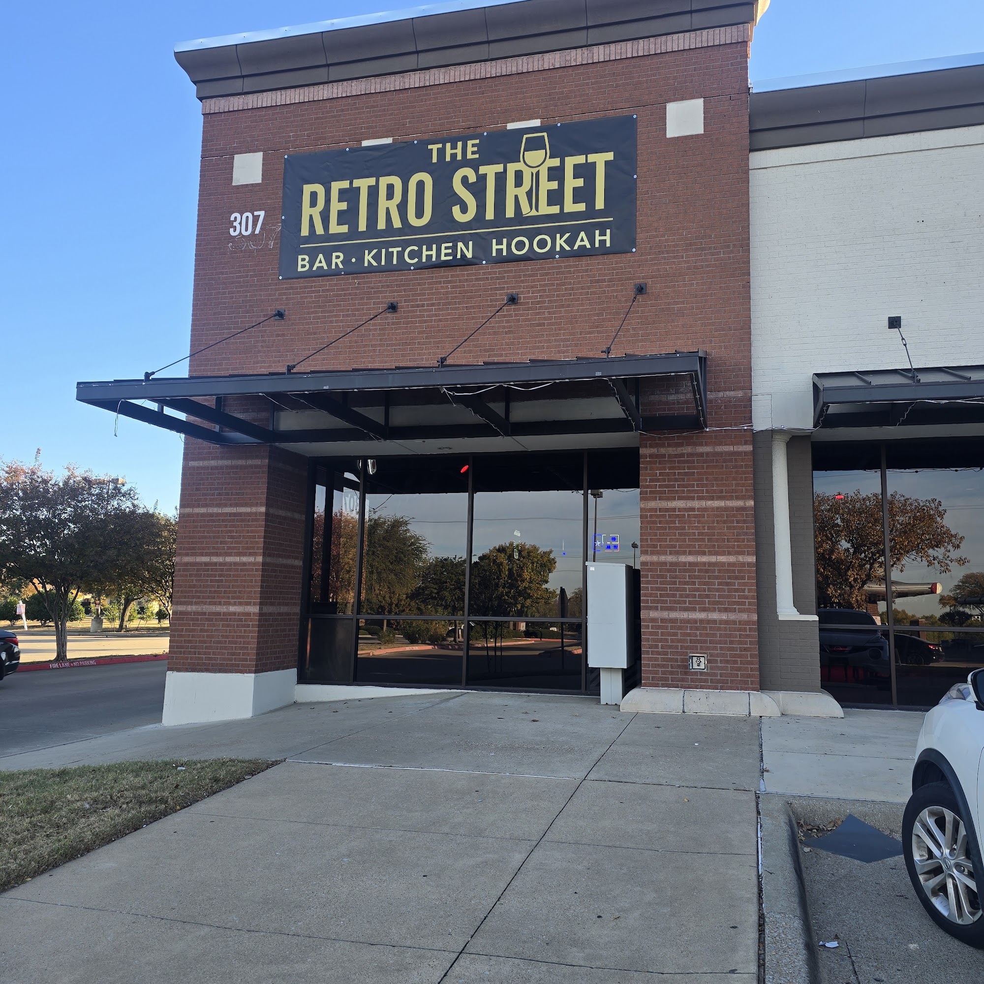 Sidelines Sports Tavern