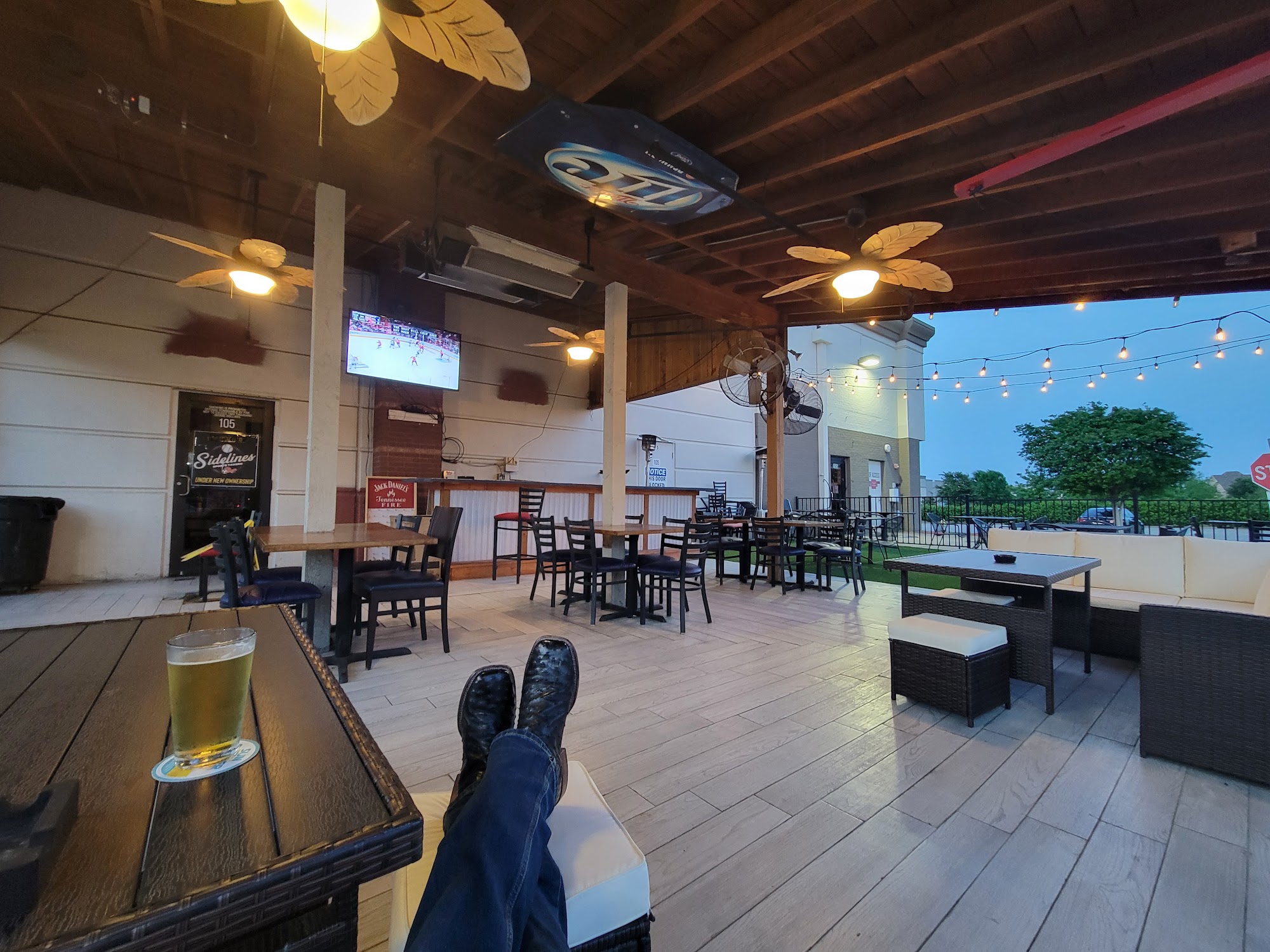 Sidelines Sports Tavern 307 Main St #105, Frisco