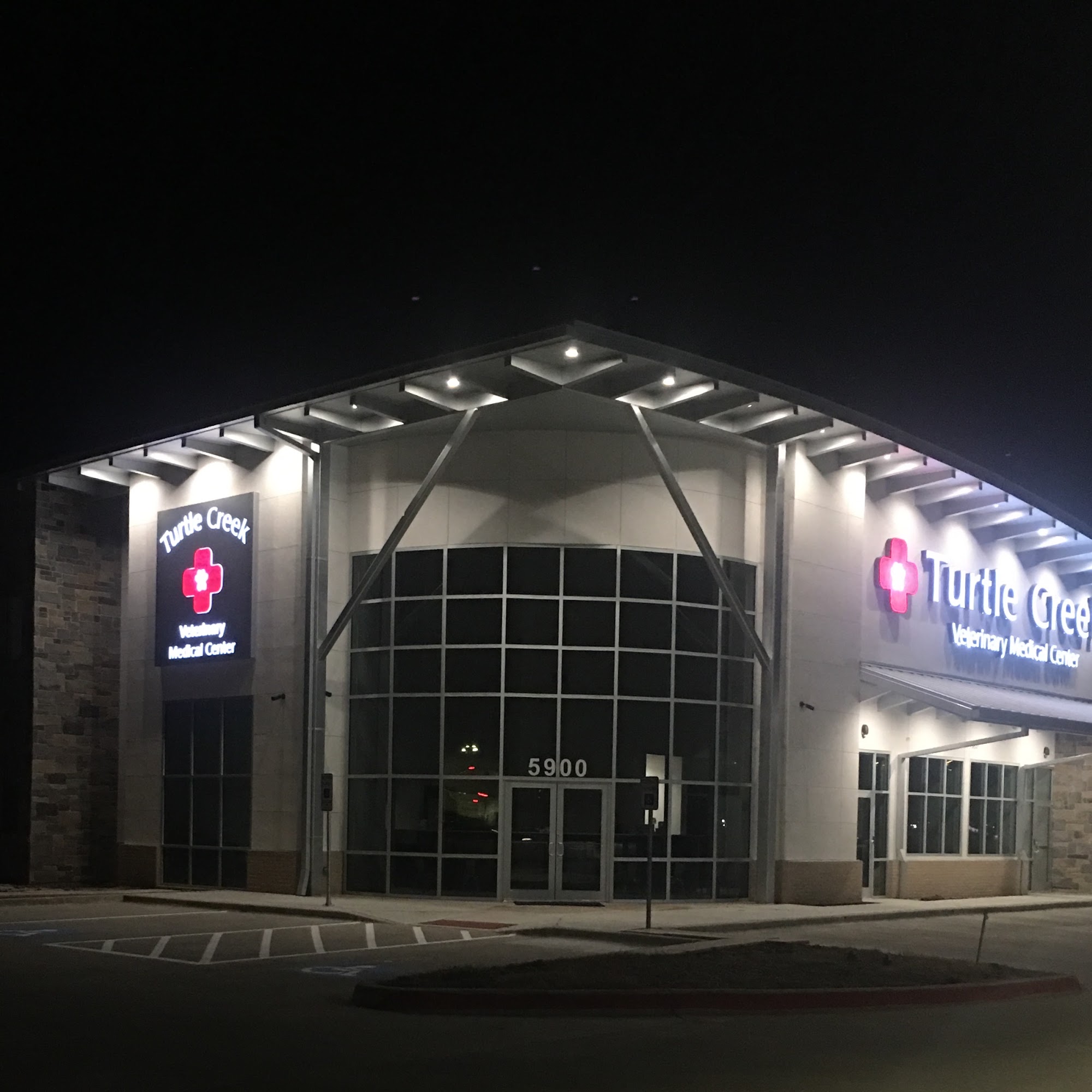 Turtle Creek Veterinary Medical Center, Dr. Jonathan Rocky & Dr. Kaitlyn Boerner Greenville