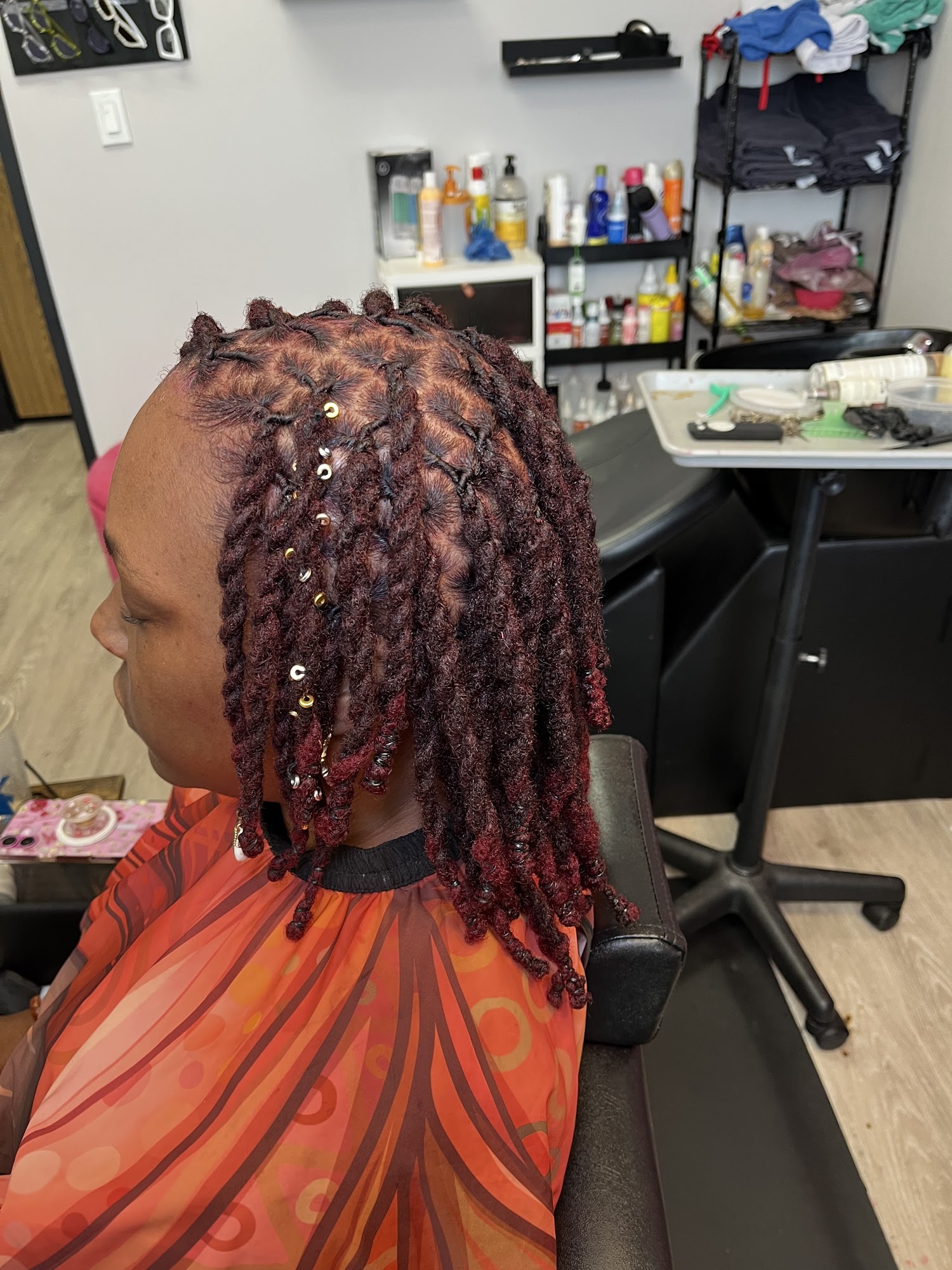 Loctician/Kustombyqueen