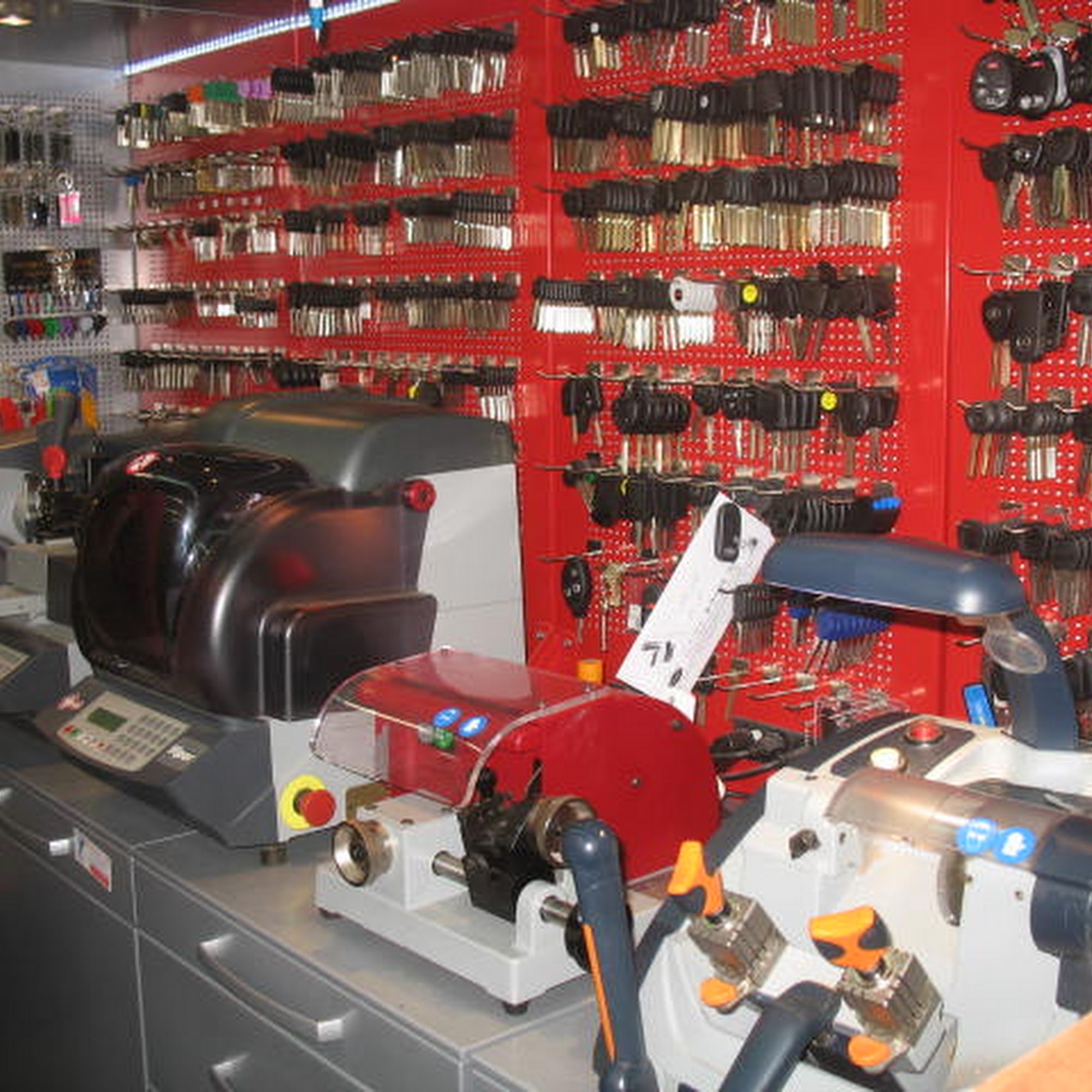 1960 Locksmith Humble 1906 Treble Dr, Humble Texas 77338