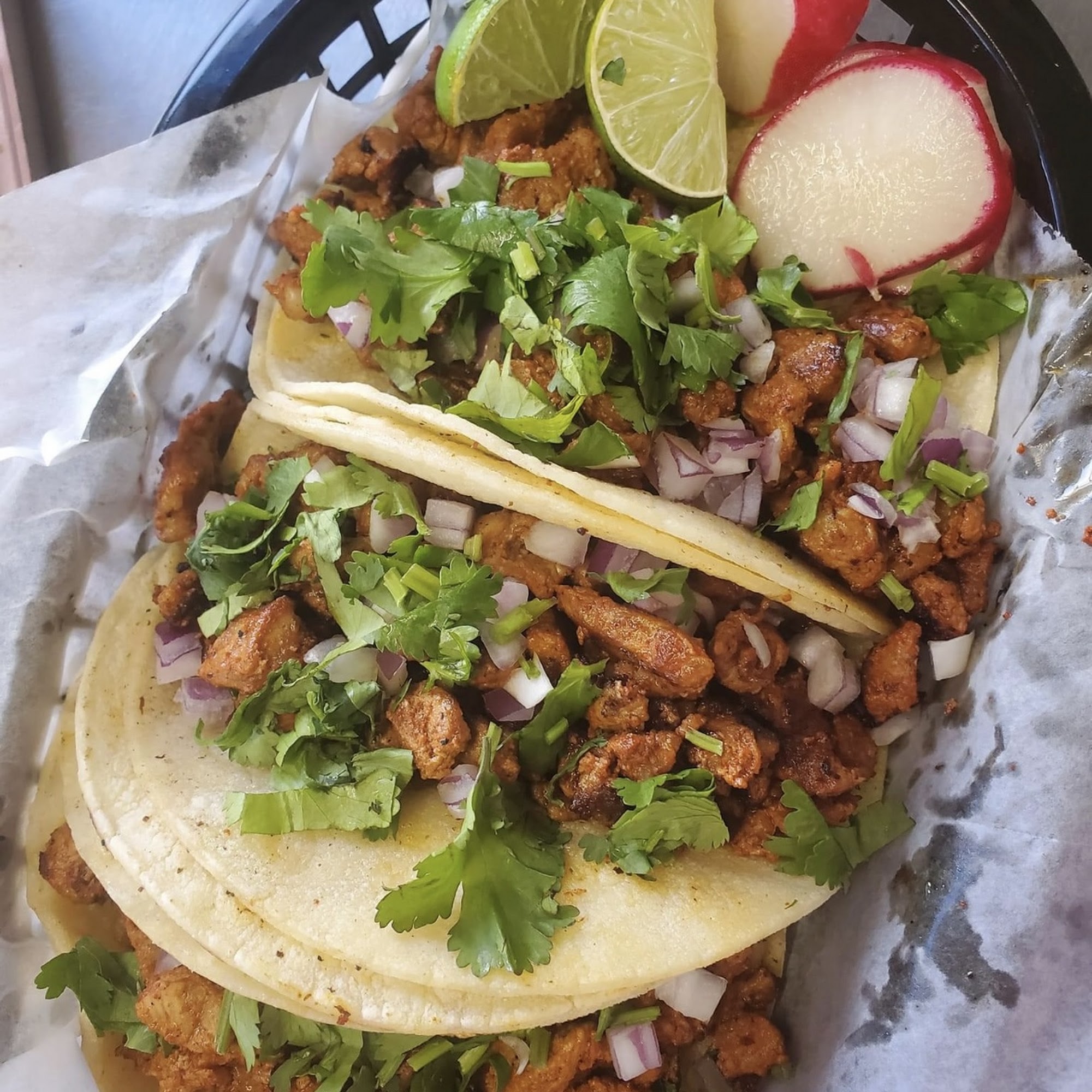 Birria y mariscos La Reina Hutto