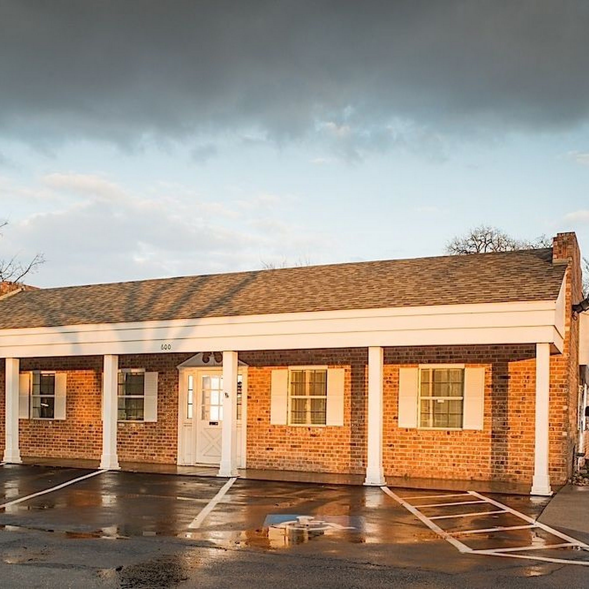 Story Road Animal Hospital Irving