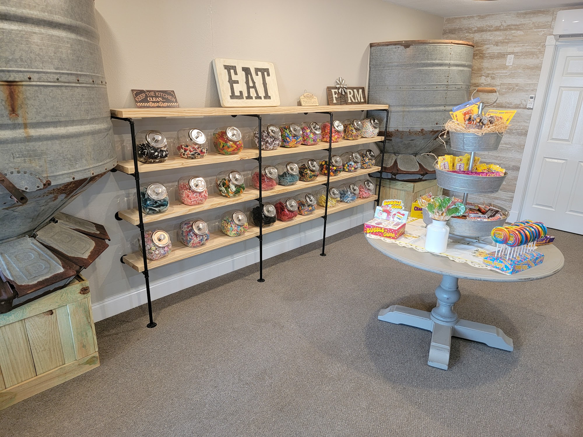 Santini's Sweets and Gelato Justin