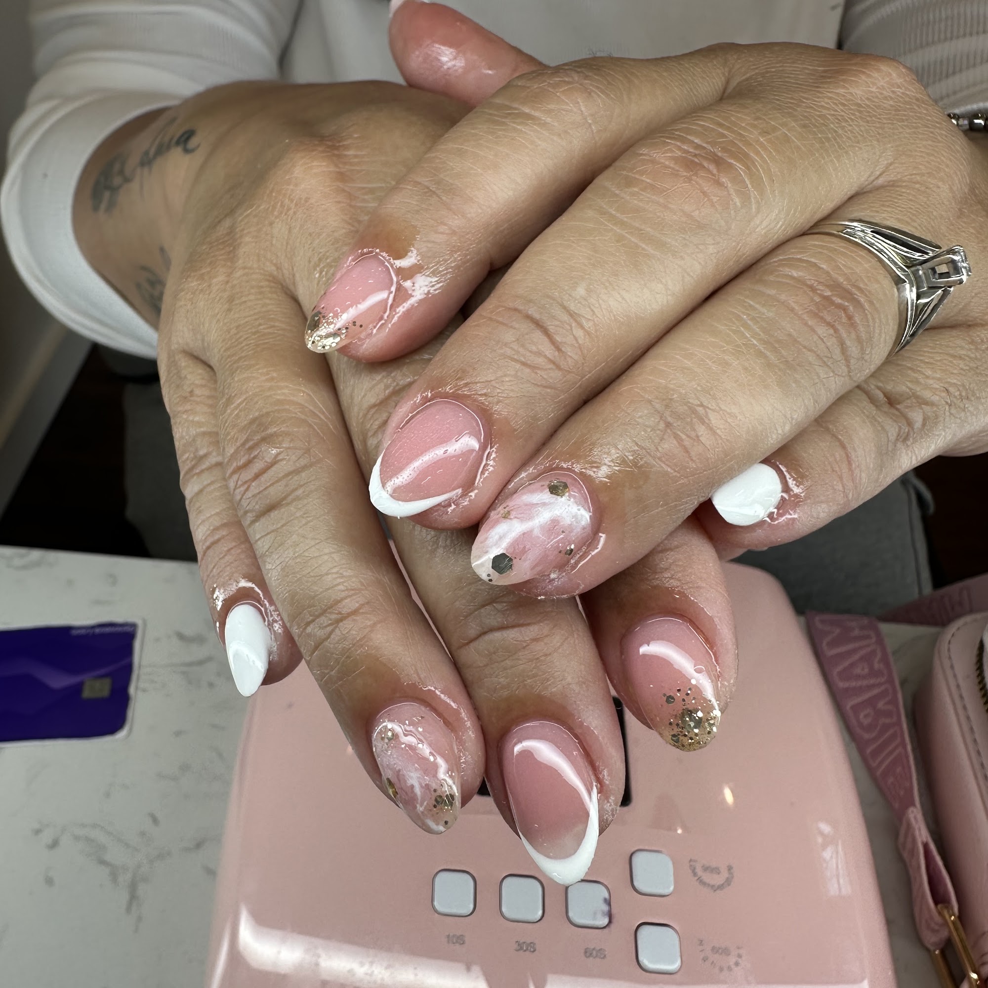 The Pretty House- Aesthetics, Beauty and Wellness 106 S Jefferson St, Kaufman Texas 75142