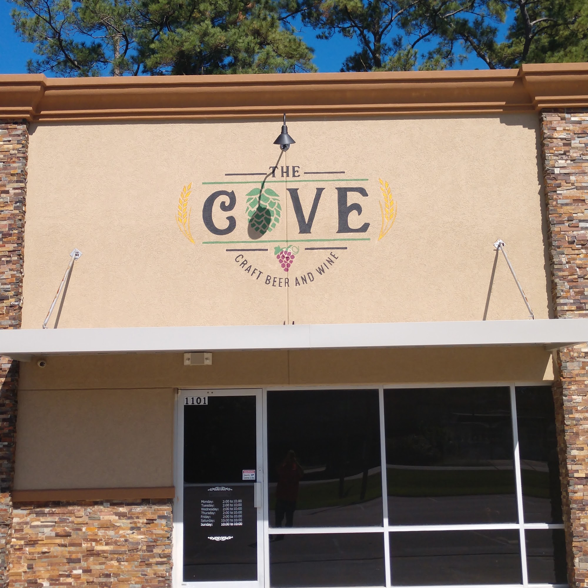 The Cove Craft Beer and Wine Kingwood