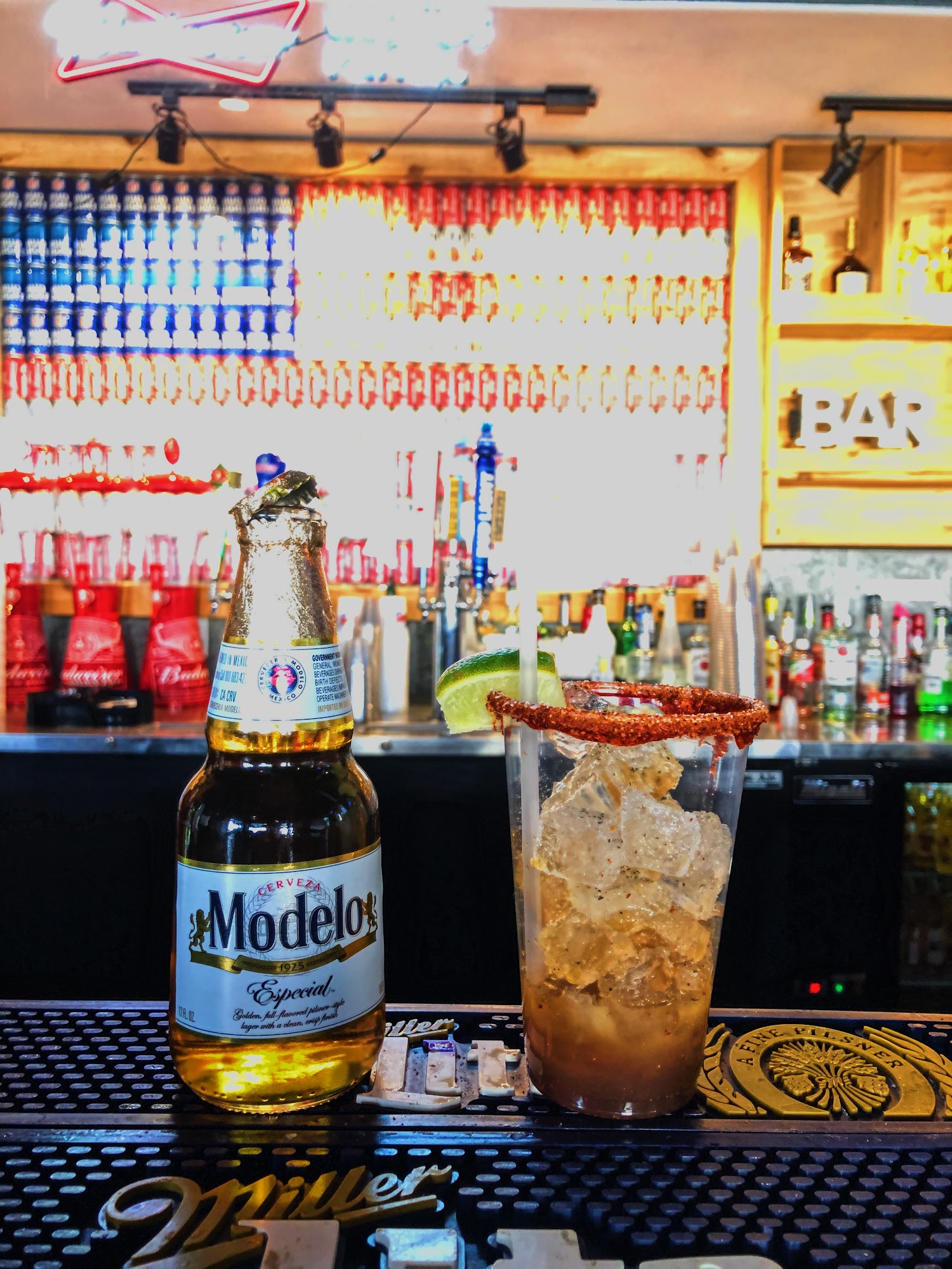 Las Palmas Food Trucks & Park Laredo