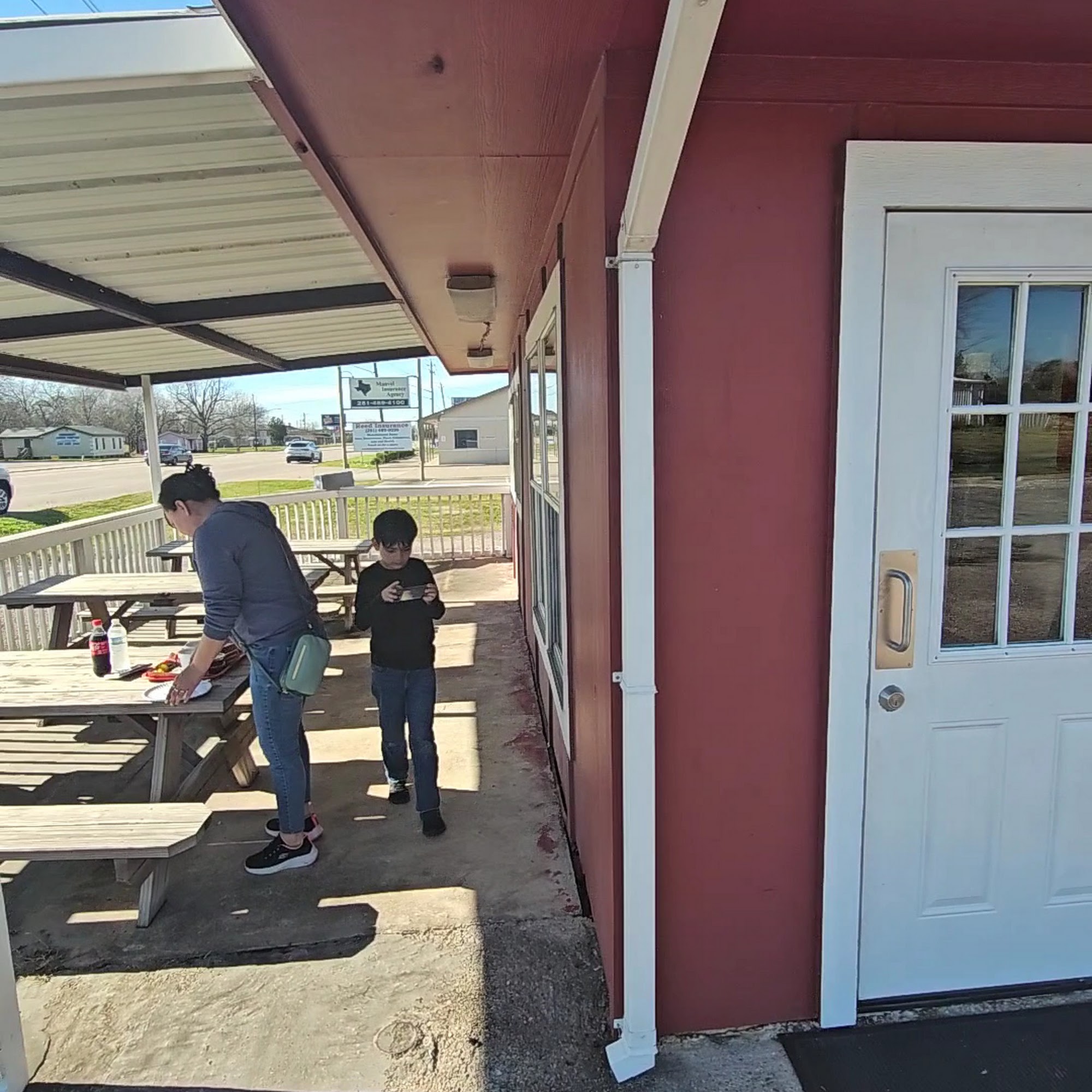 Old Bucs Barbecue Manvel