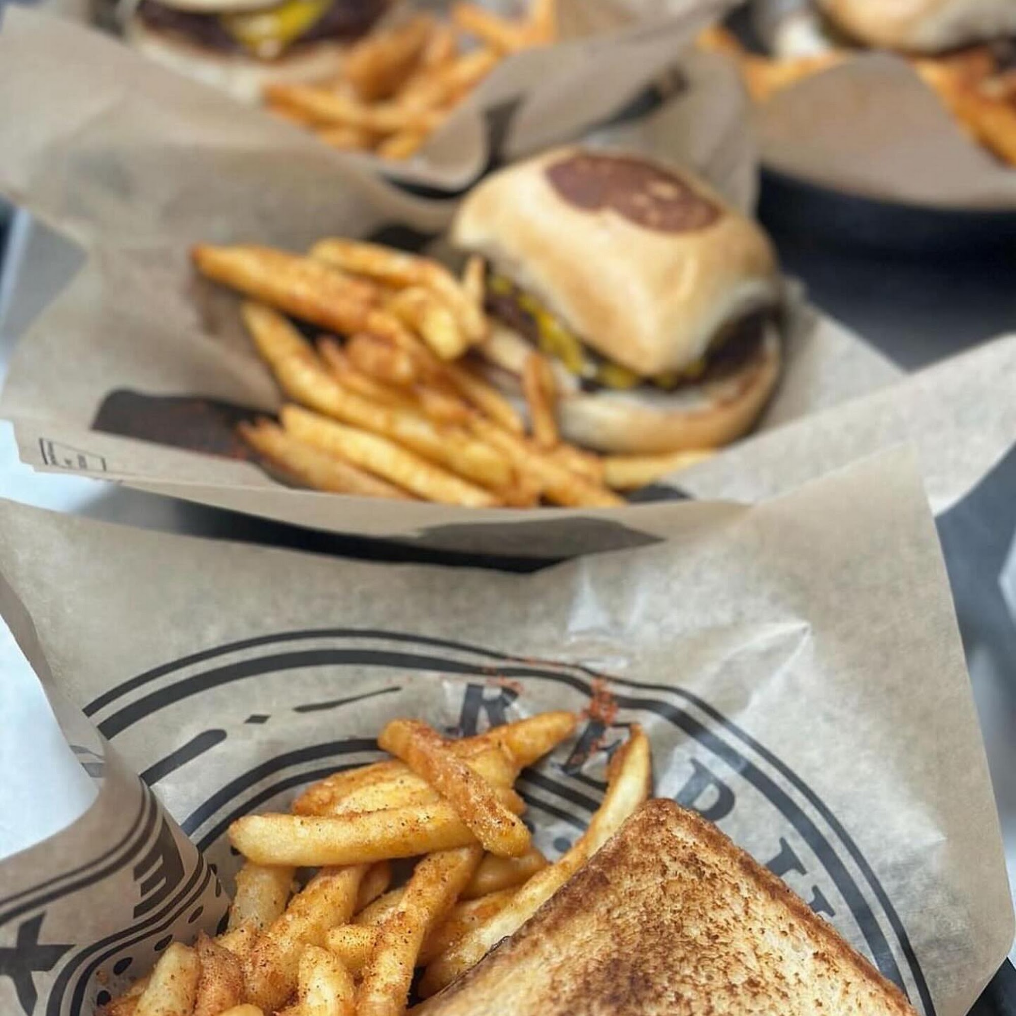 Rae's Rbar & Grill Marble Falls
