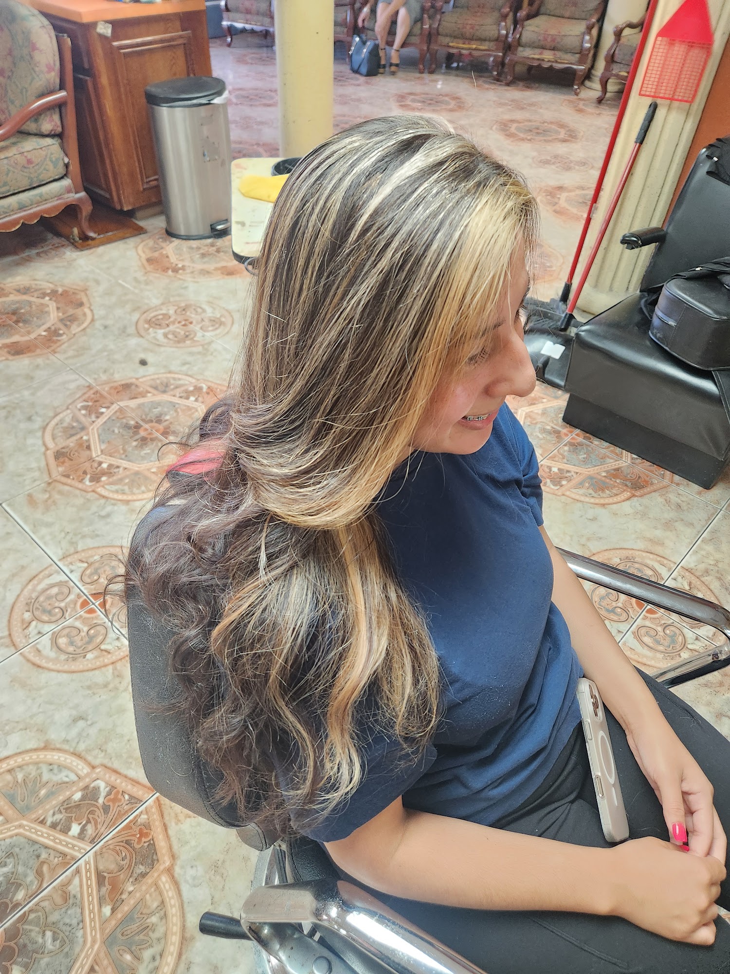 In Style Hair Studio 6100 FM 1015, Mercedes Texas 78570