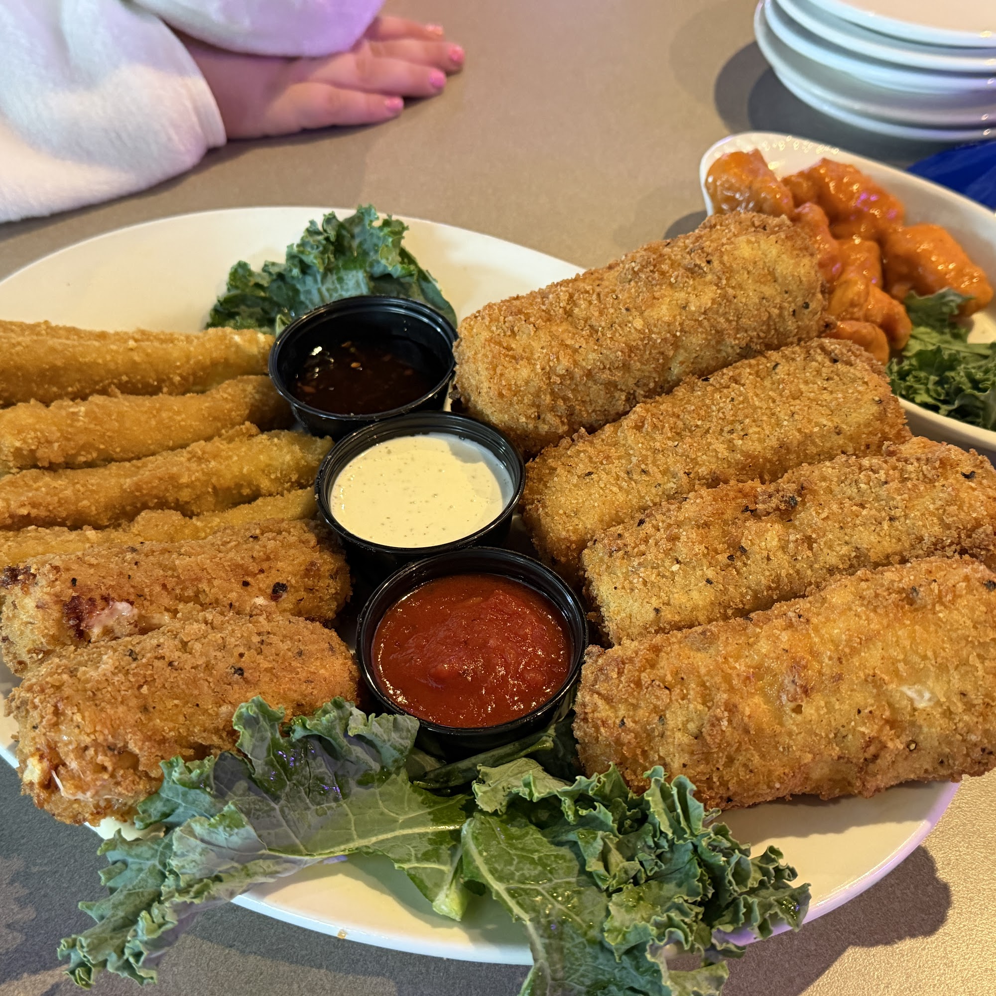 Pluckers Wing Bar Mesquite