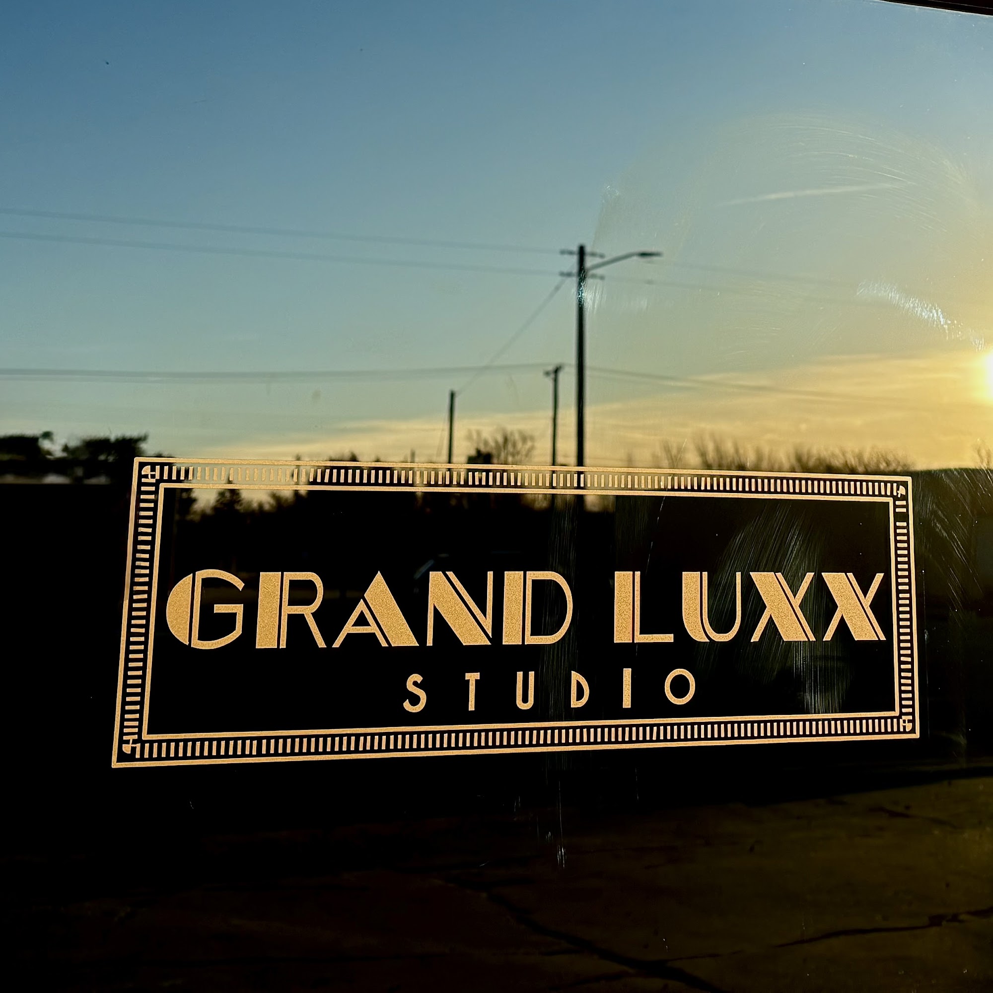 Grand Luxx Studio 2100 Perryton Pkwy, Pampa Texas 79065