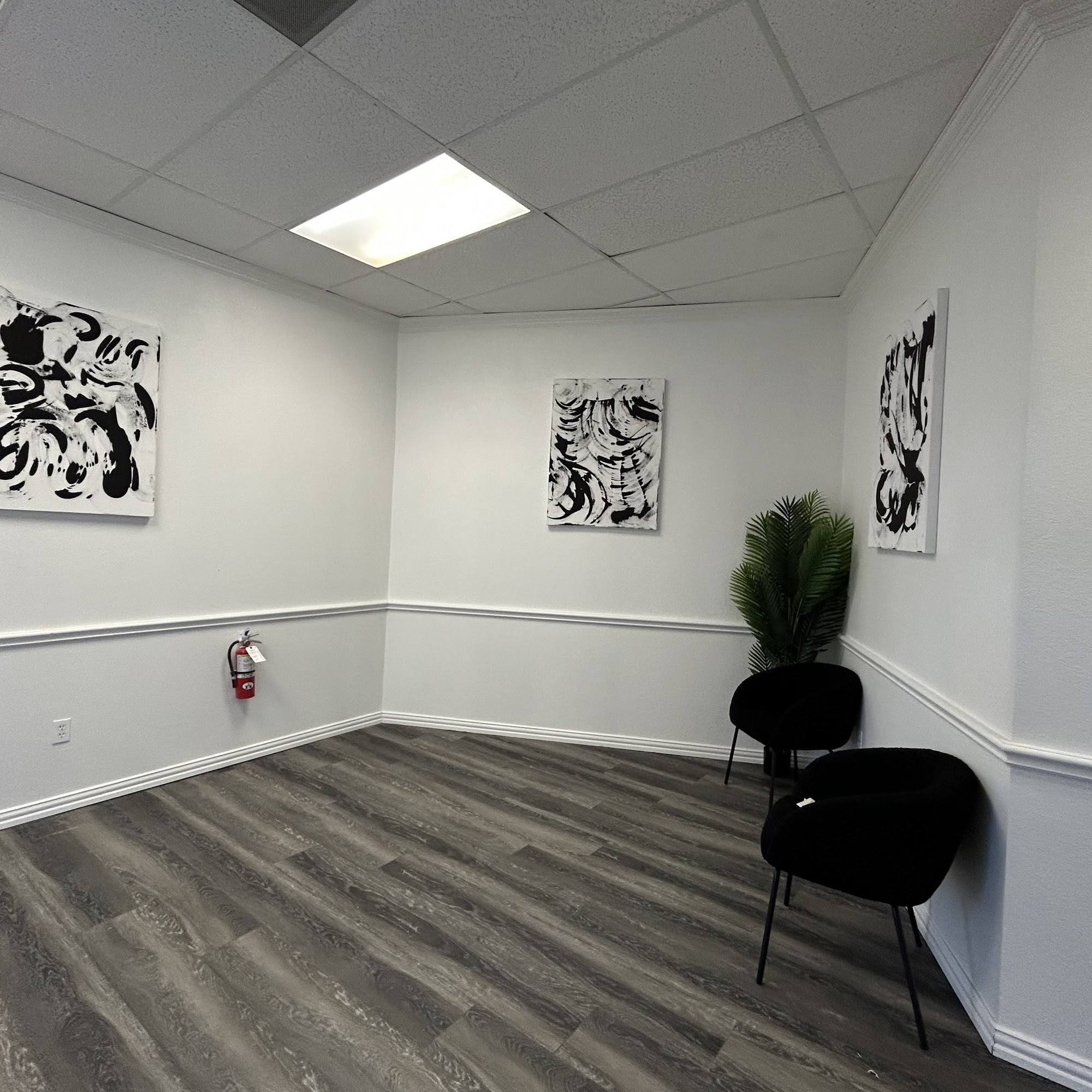 D.W. Salon Suites 3255 W Pioneer Pkwy, Pantego Texas 76013