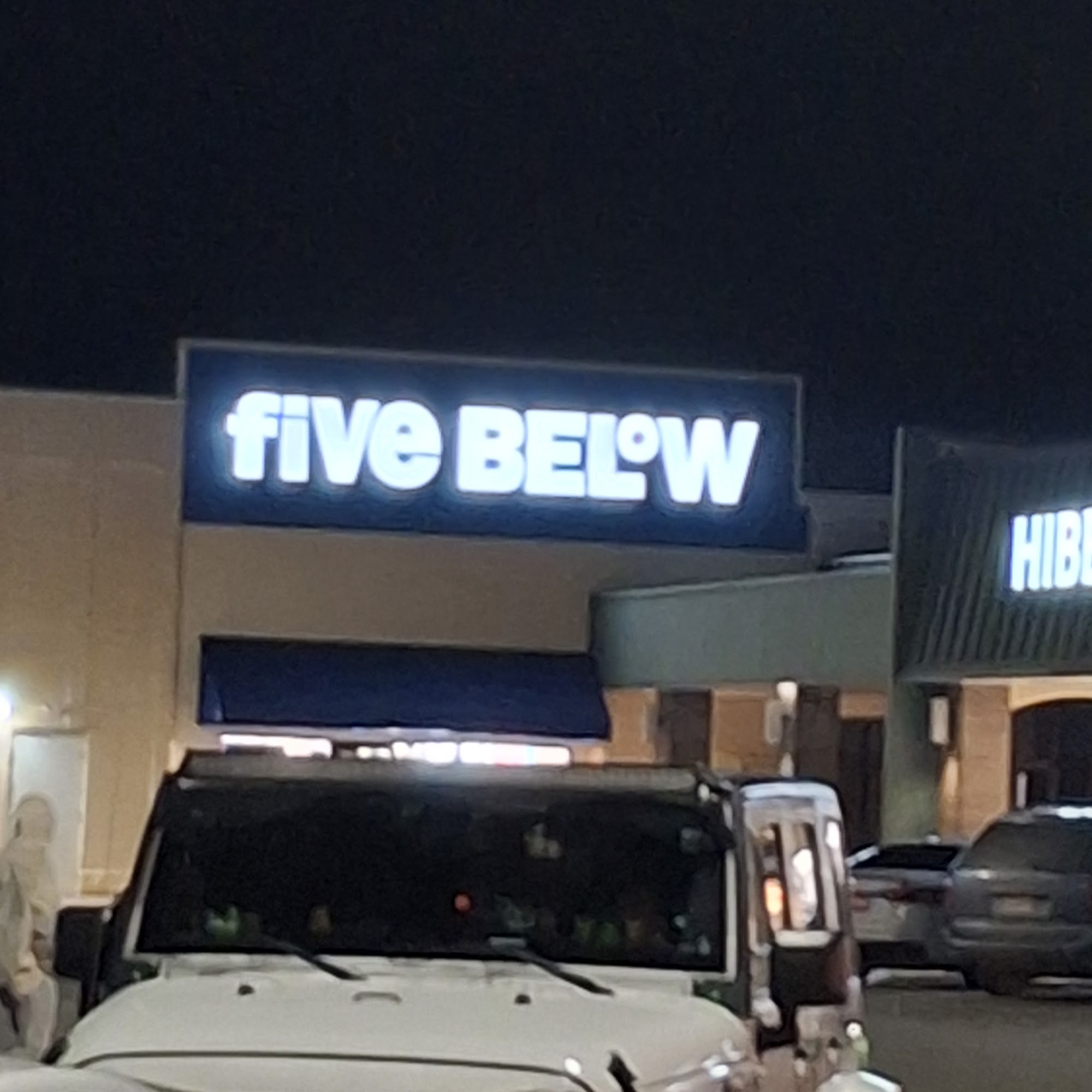 Five Below Paris