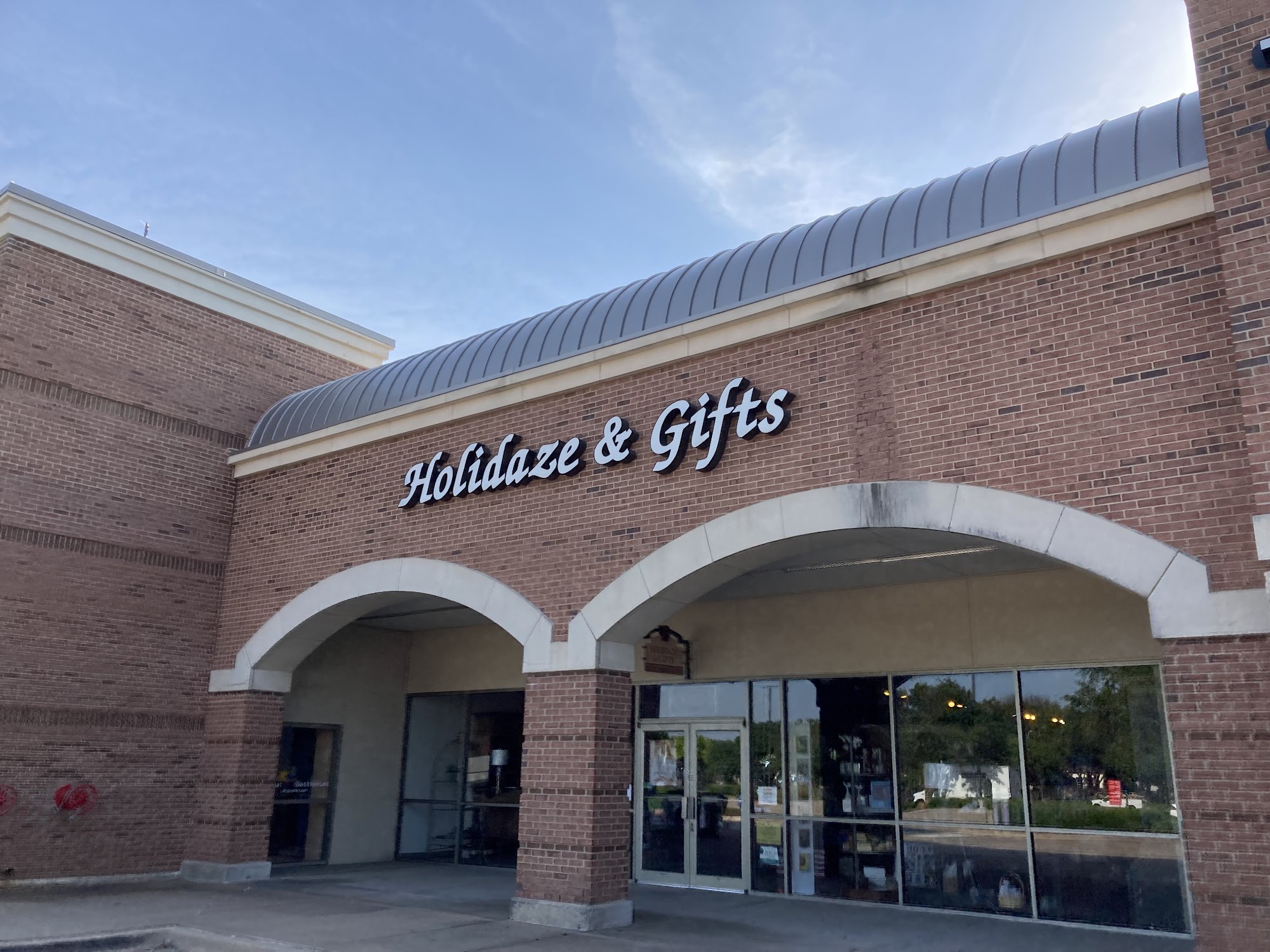 Holidaze & Gifts