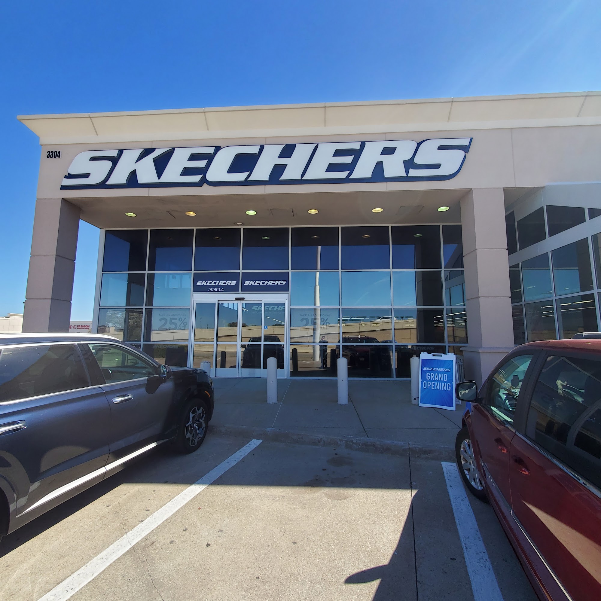 SKECHERS Warehouse Outlet