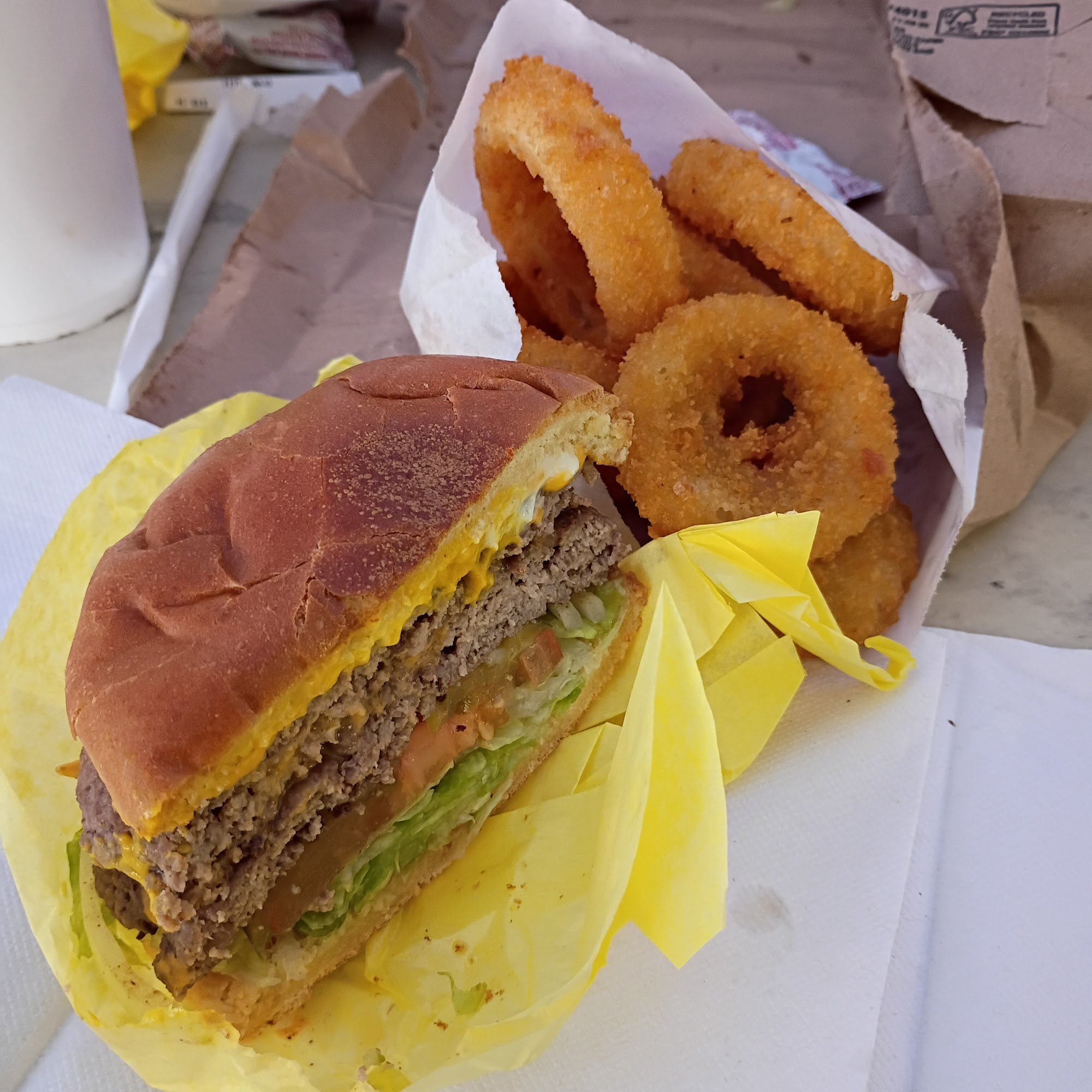 J's Casa Burger River Oaks