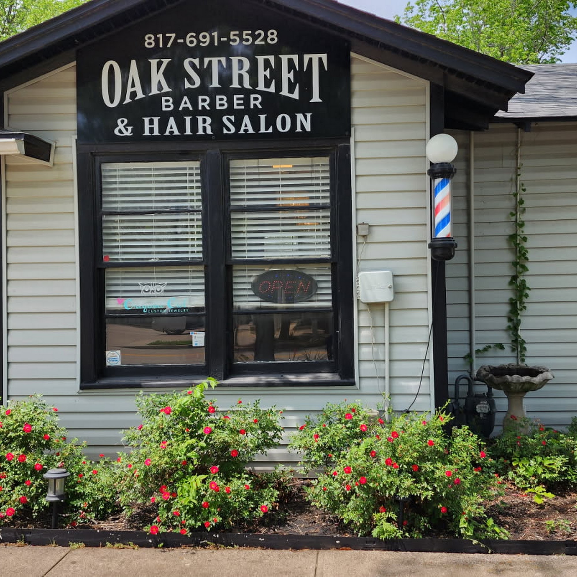 Oak St Barber & Hair Salon 505 N Oak St, Roanoke Texas 76262