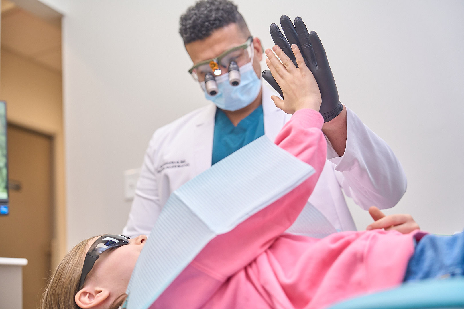 Crystal Clear Dental 5507 E Evans Rd Ste #106, San Antonio Texas 78261