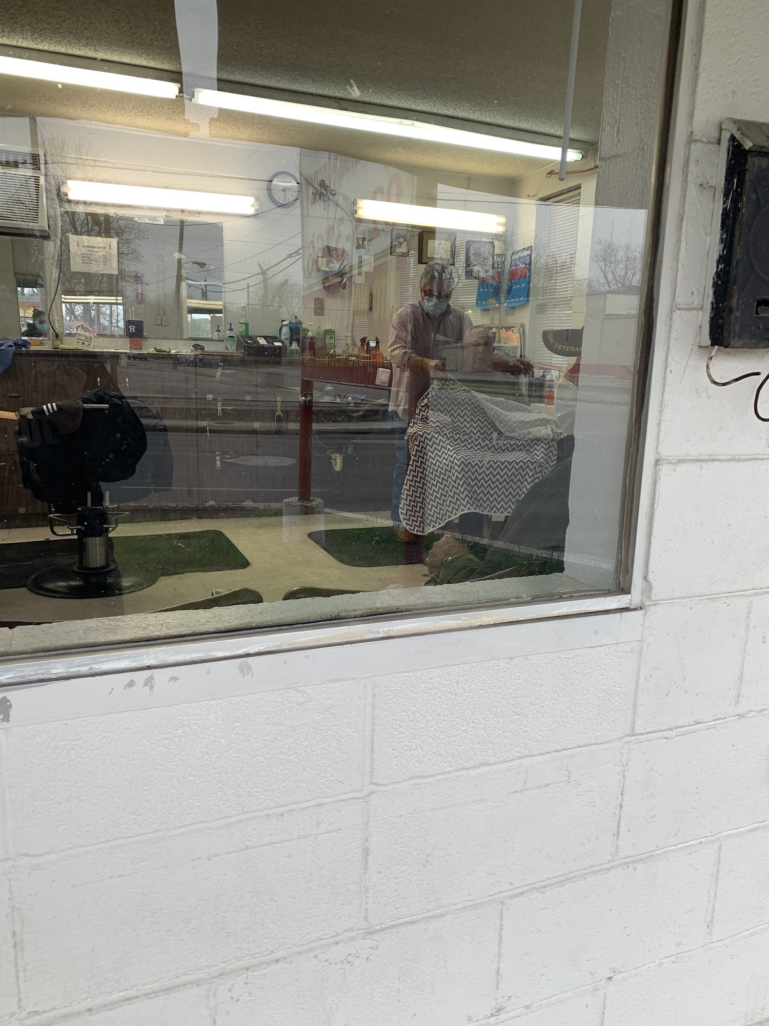 J R's Hairstyling 5050 S Flores St, San Antonio Texas 78214