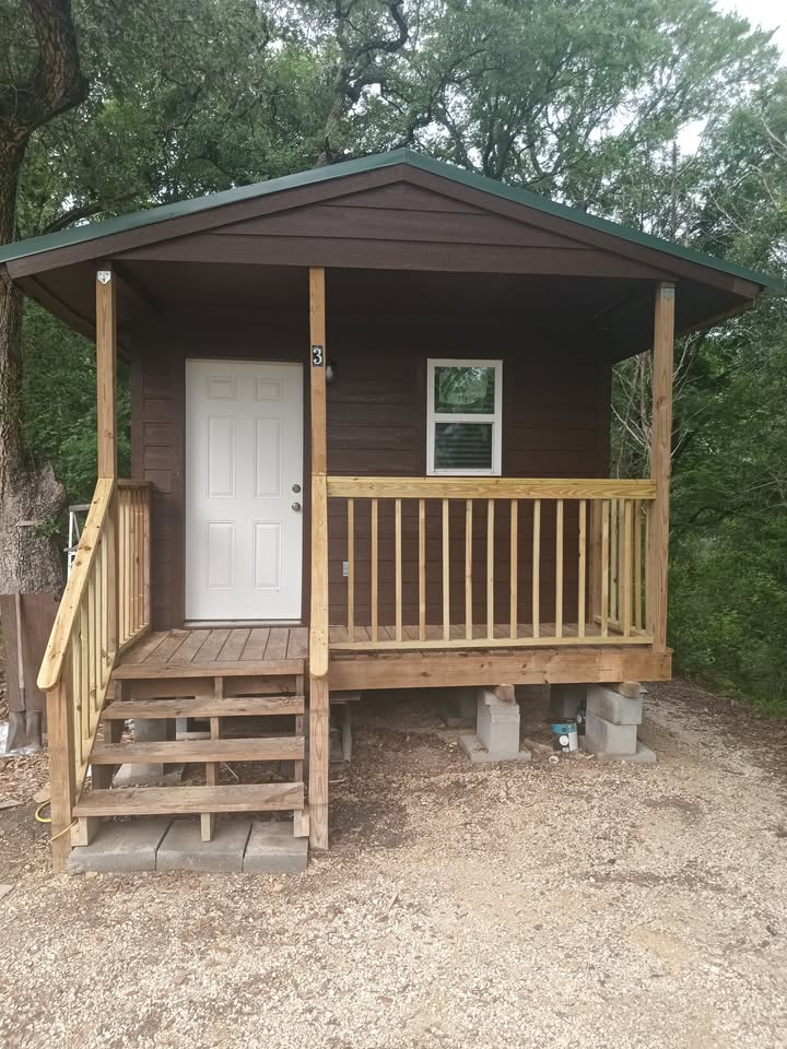 Squawk and Skedaddle Campground Schulenburg