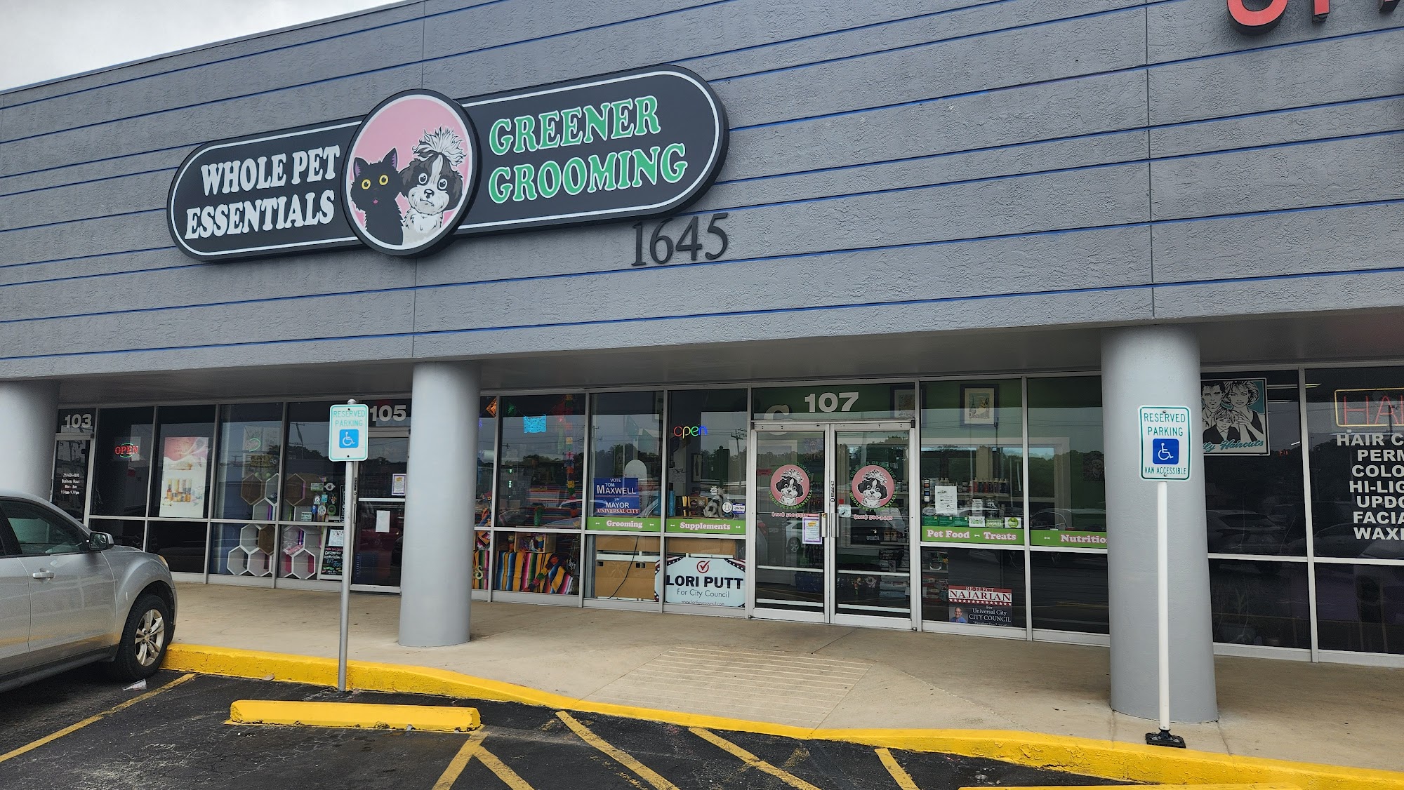 Whole Pet Essentials & Greener Grooming Universal City