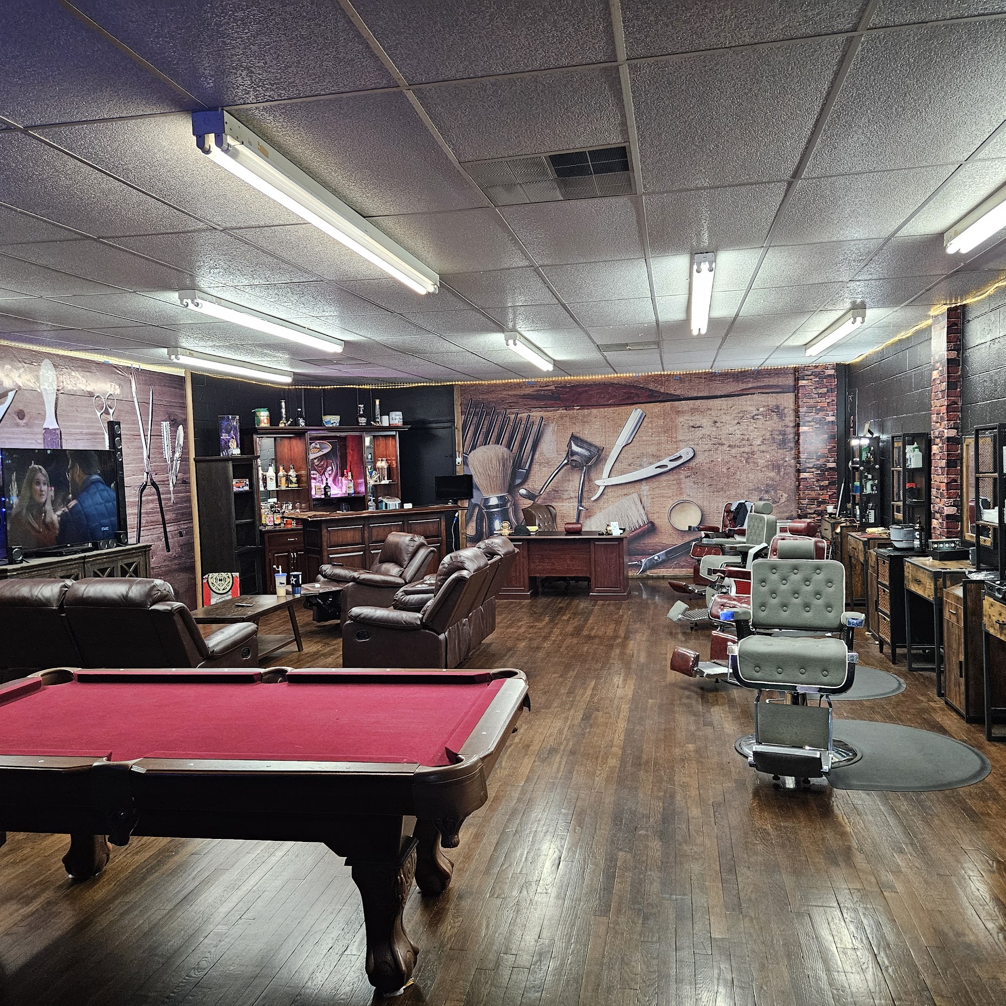 The Gentlemen's Outfit 3604 N Laurent St, Victoria Texas 77901