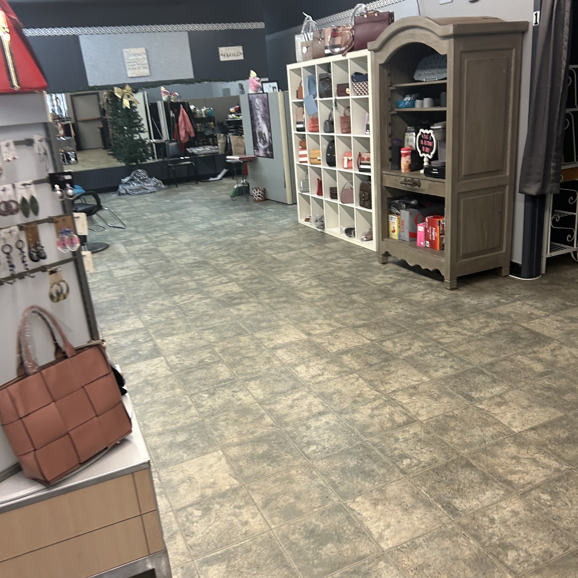 Drew's & Company Salon and Boutique 31315 Farm to Market 2920, Waller Texas 77484