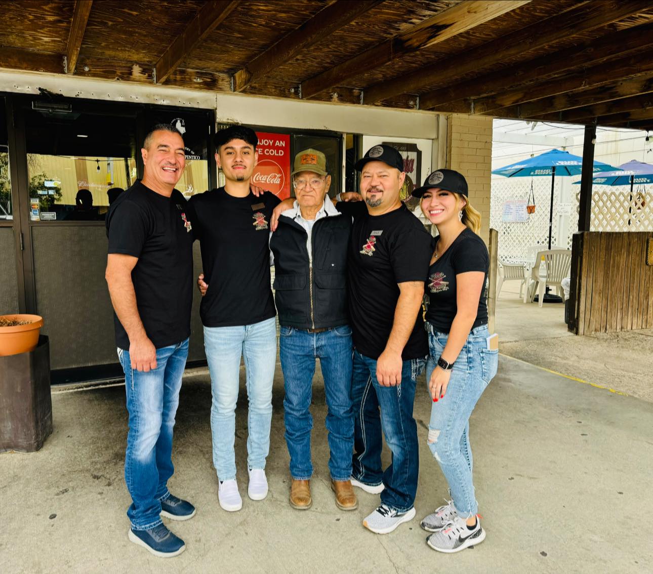 Ray's Tavern Green River