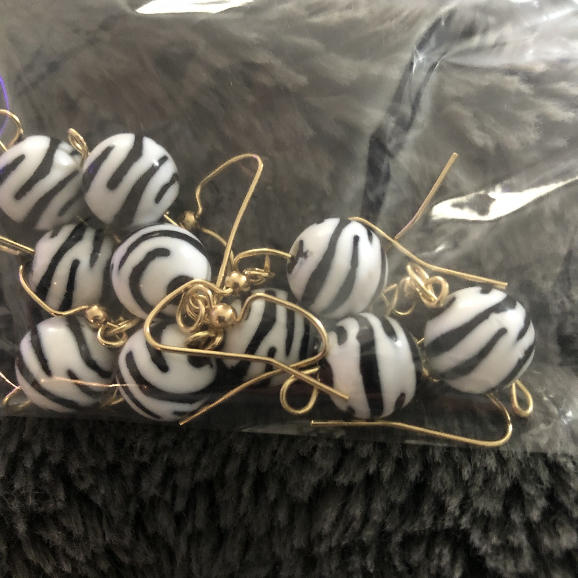 Emmy’s Homemade Blankets & Scarves/Emma Sue’s Earrings Layton