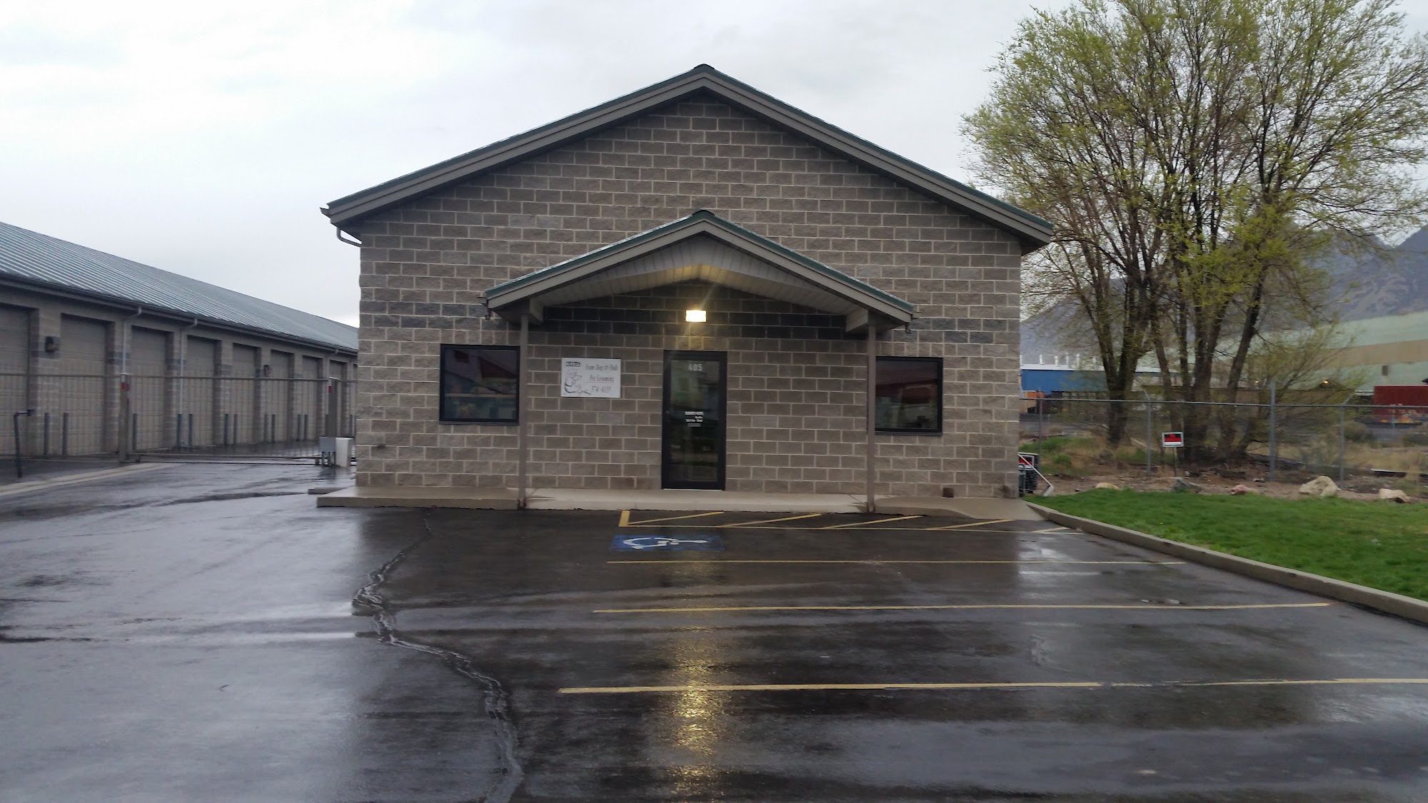 Dogs To Dolls Pet Grooming Provo