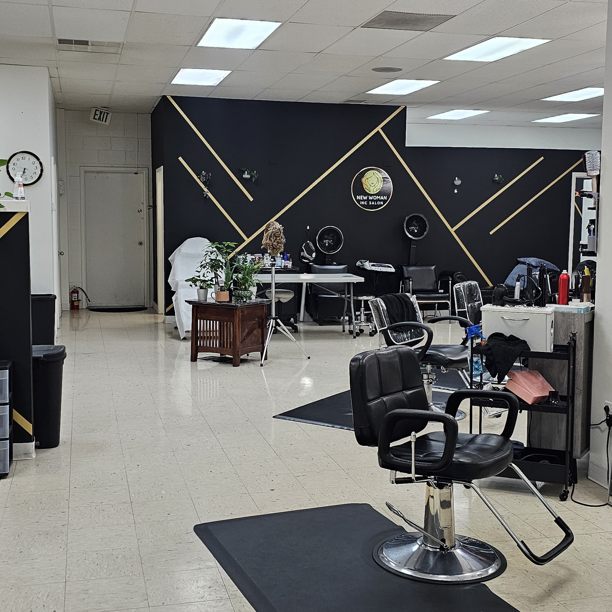 New Woman Inc Salon unisex 4089 S Redwood Rd, Salt Lake City Utah 84123
