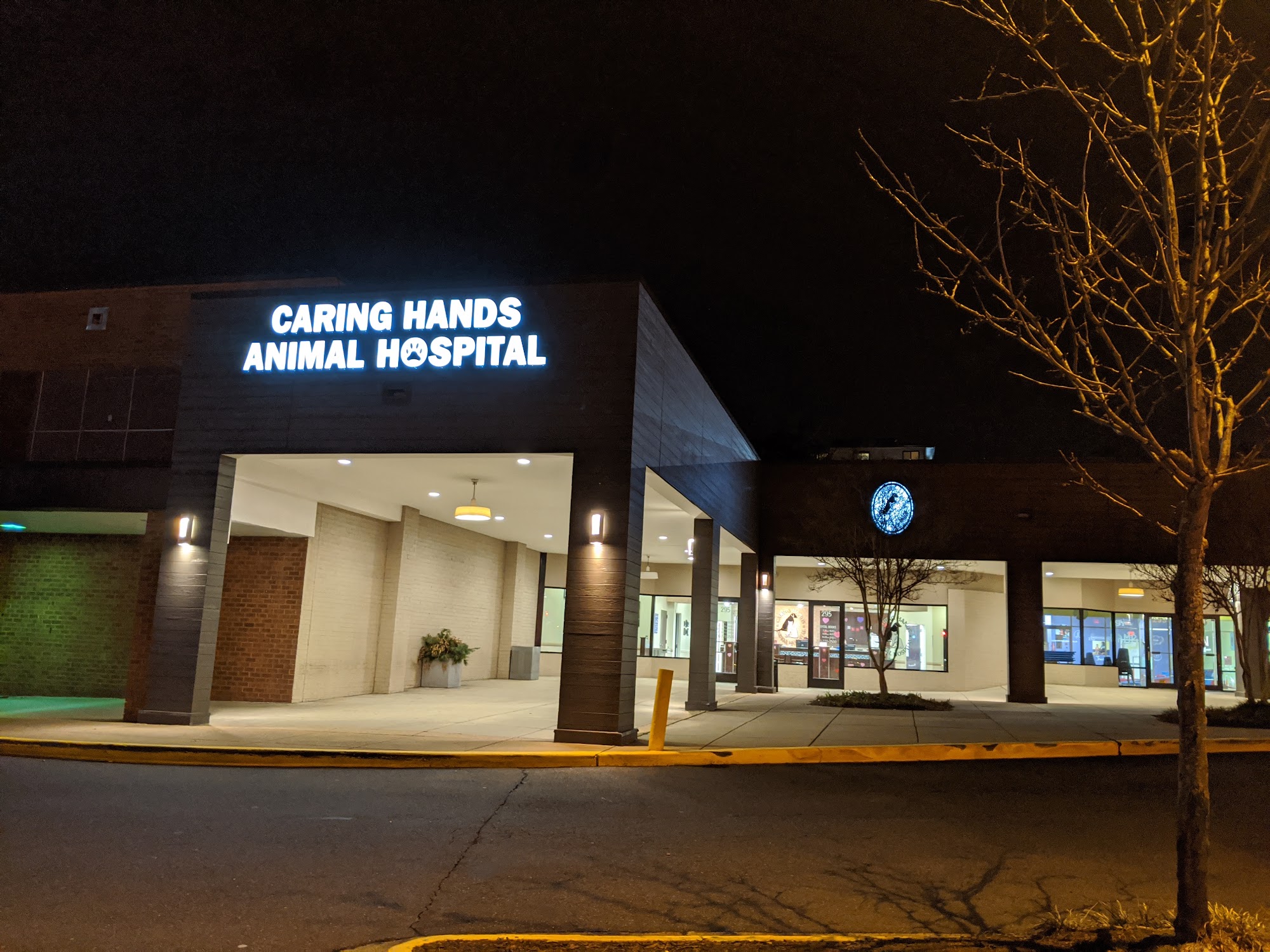 Caring Hands Animal Hospital - Alexandria Alexandria