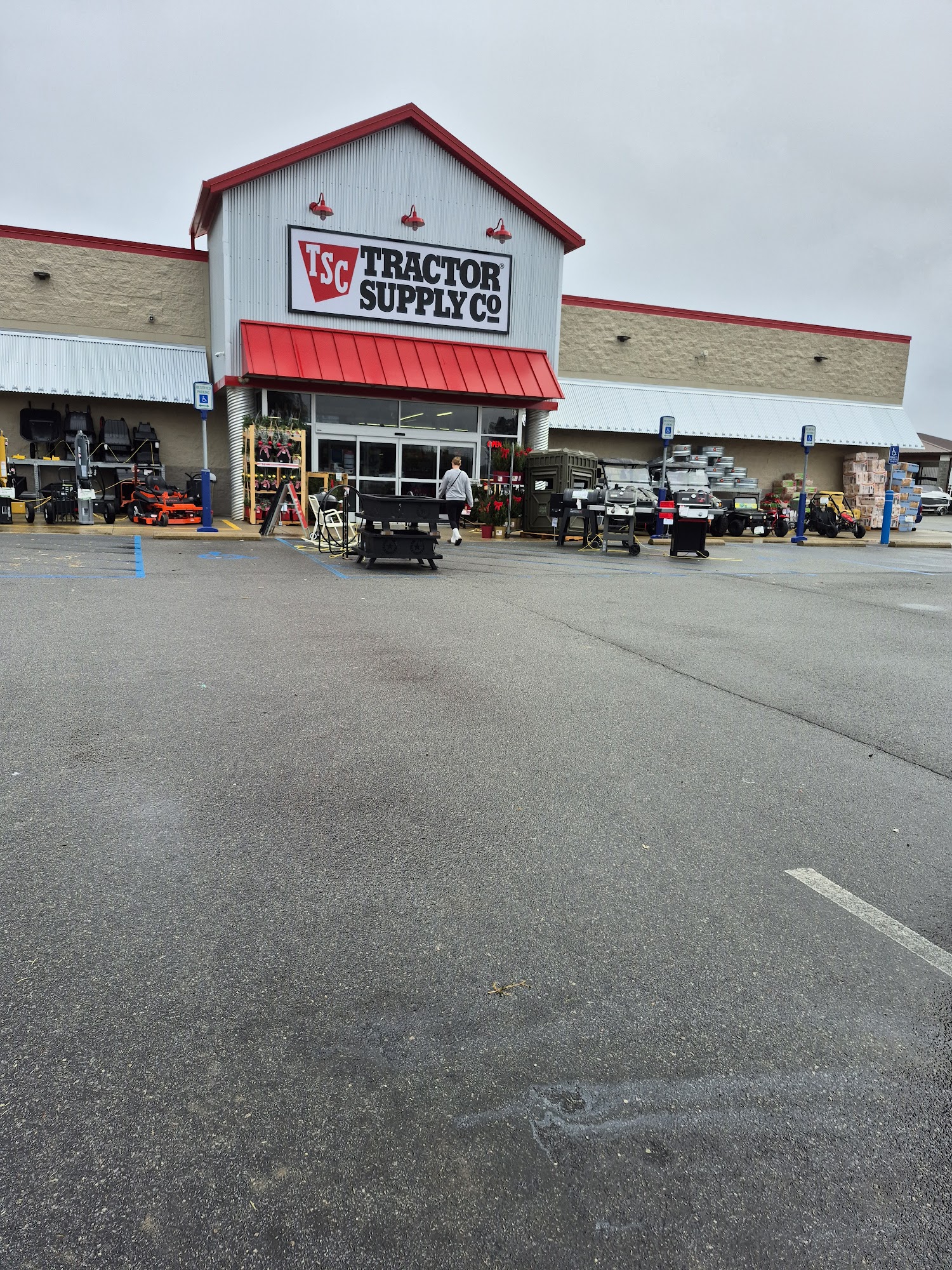 Tractor Supply Clarksville