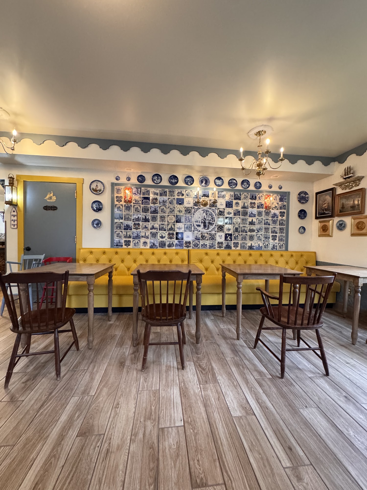 Little Falls Cafe 106 Little Falls St, Falls Church