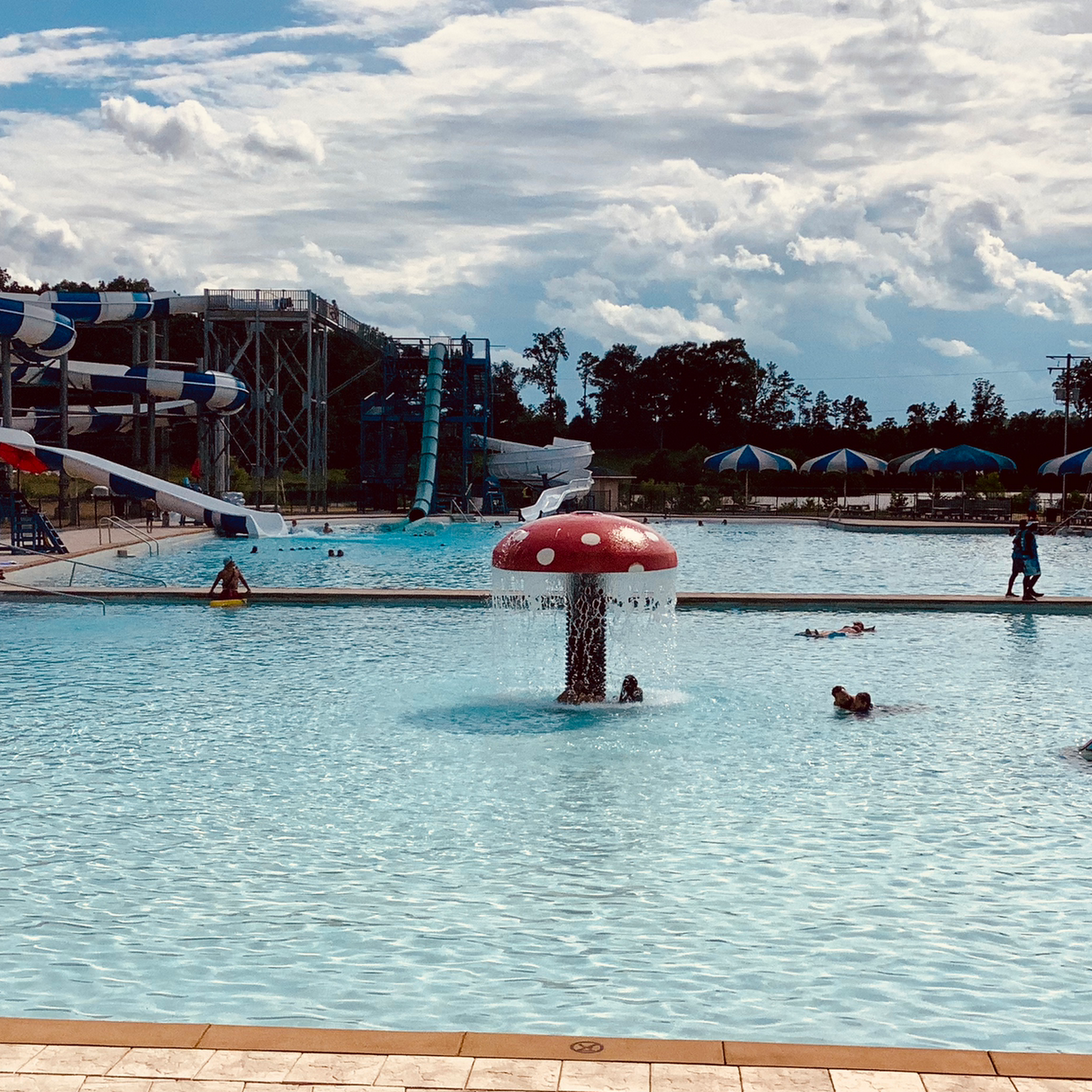 Cobblestones Water Park Glen Allen