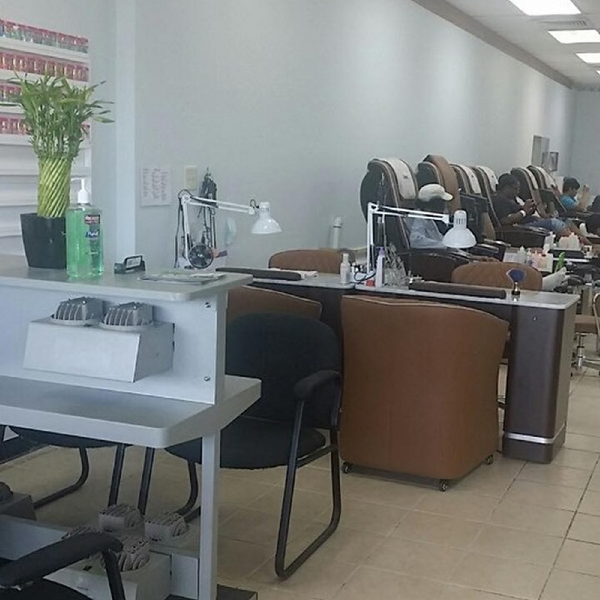 Nail Luv Salon 2040 Coliseum Dr #11, Hampton, VA 23666