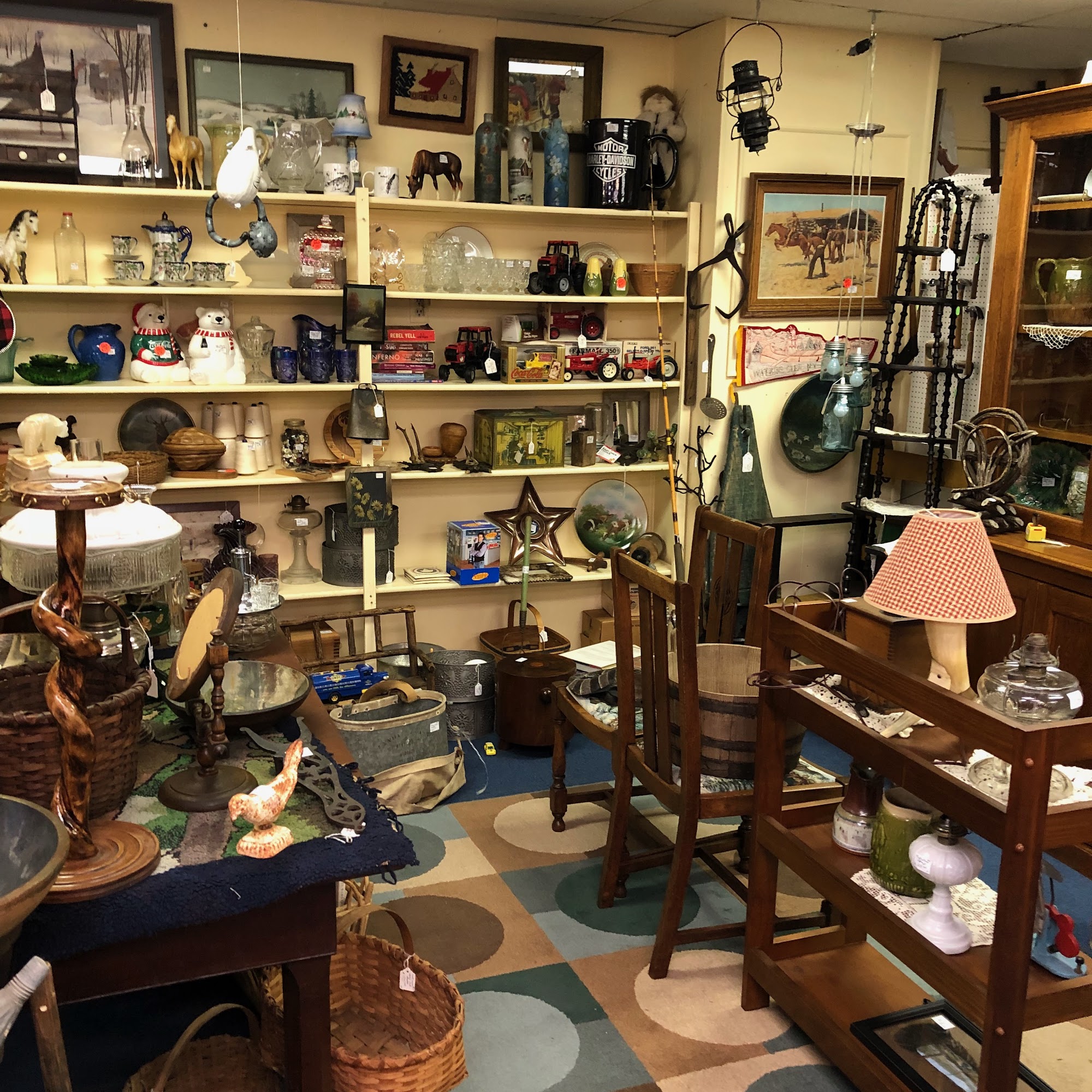 Rolling Hills Antique Mall Harrisonburg