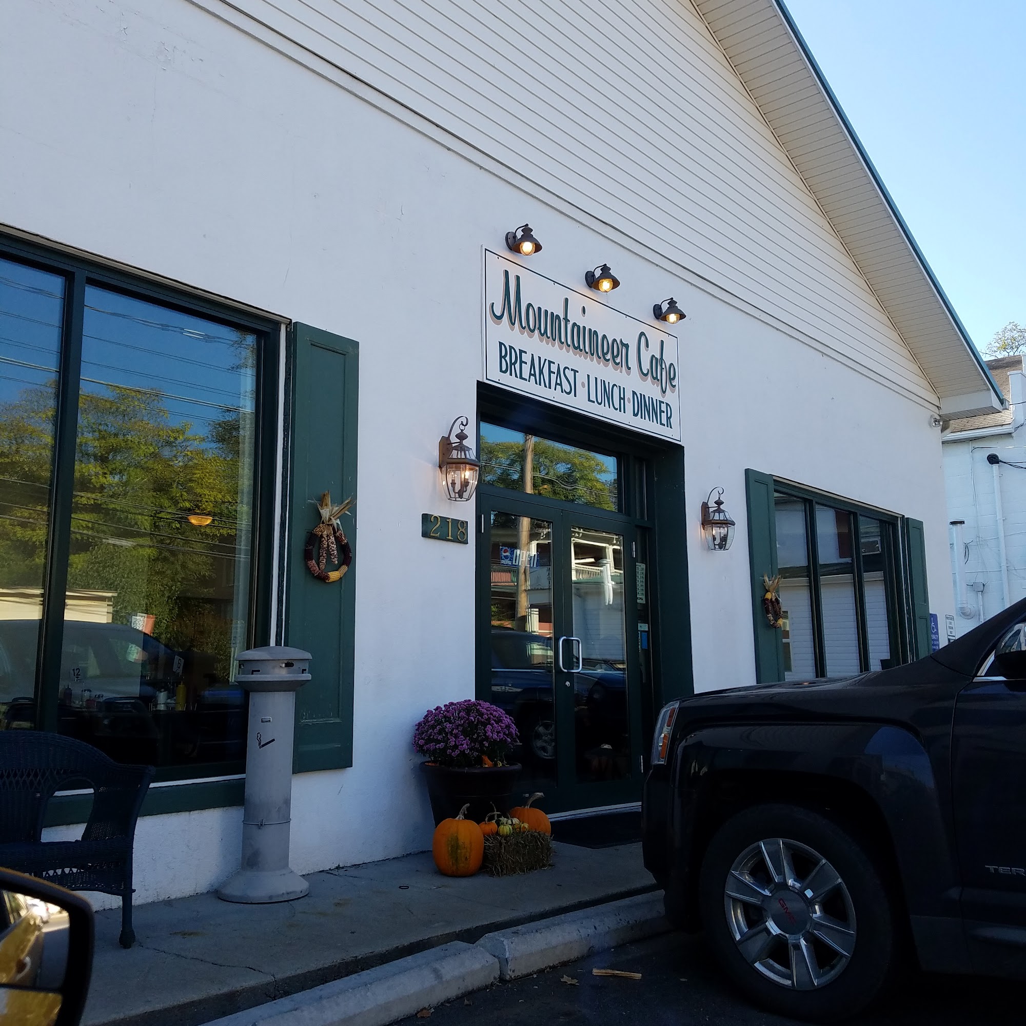 Mountaineer Cafe