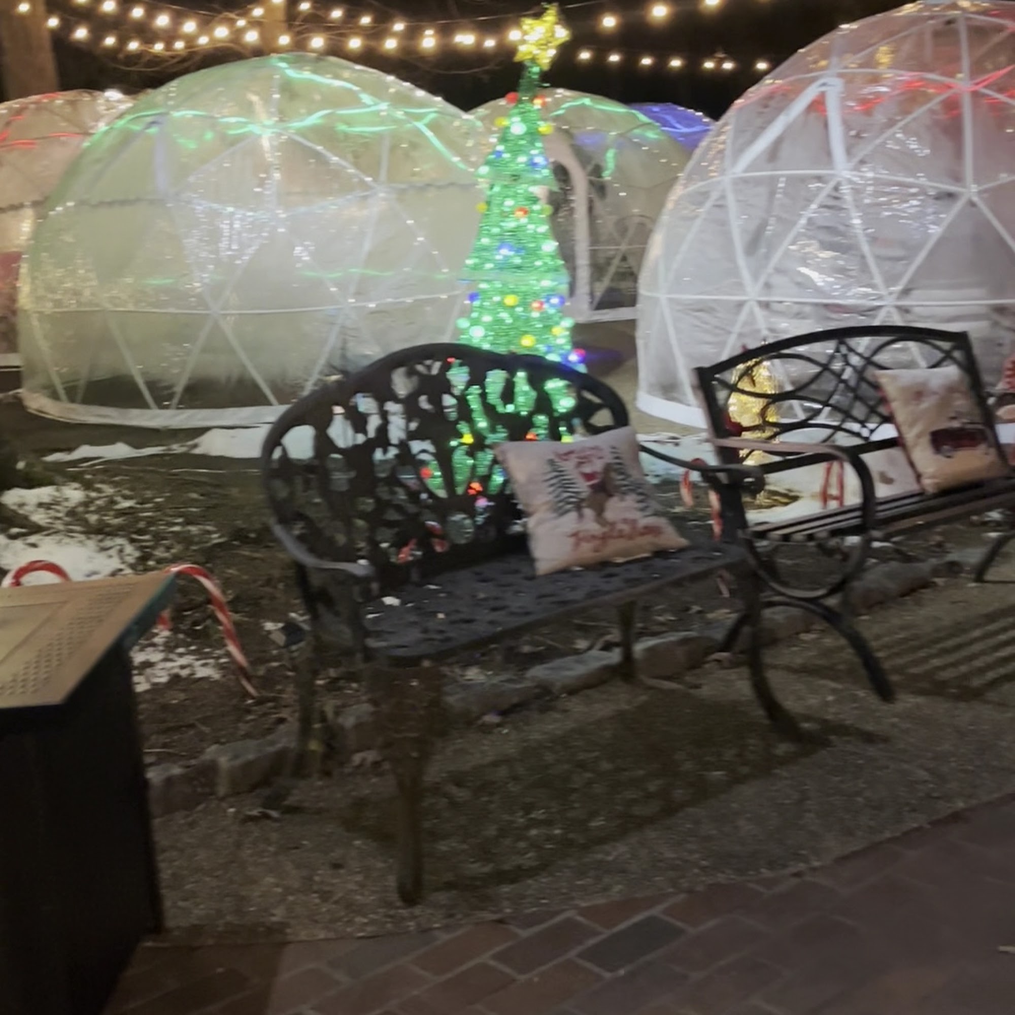 Lola's Farmhouse Bistro Manakin Sabot