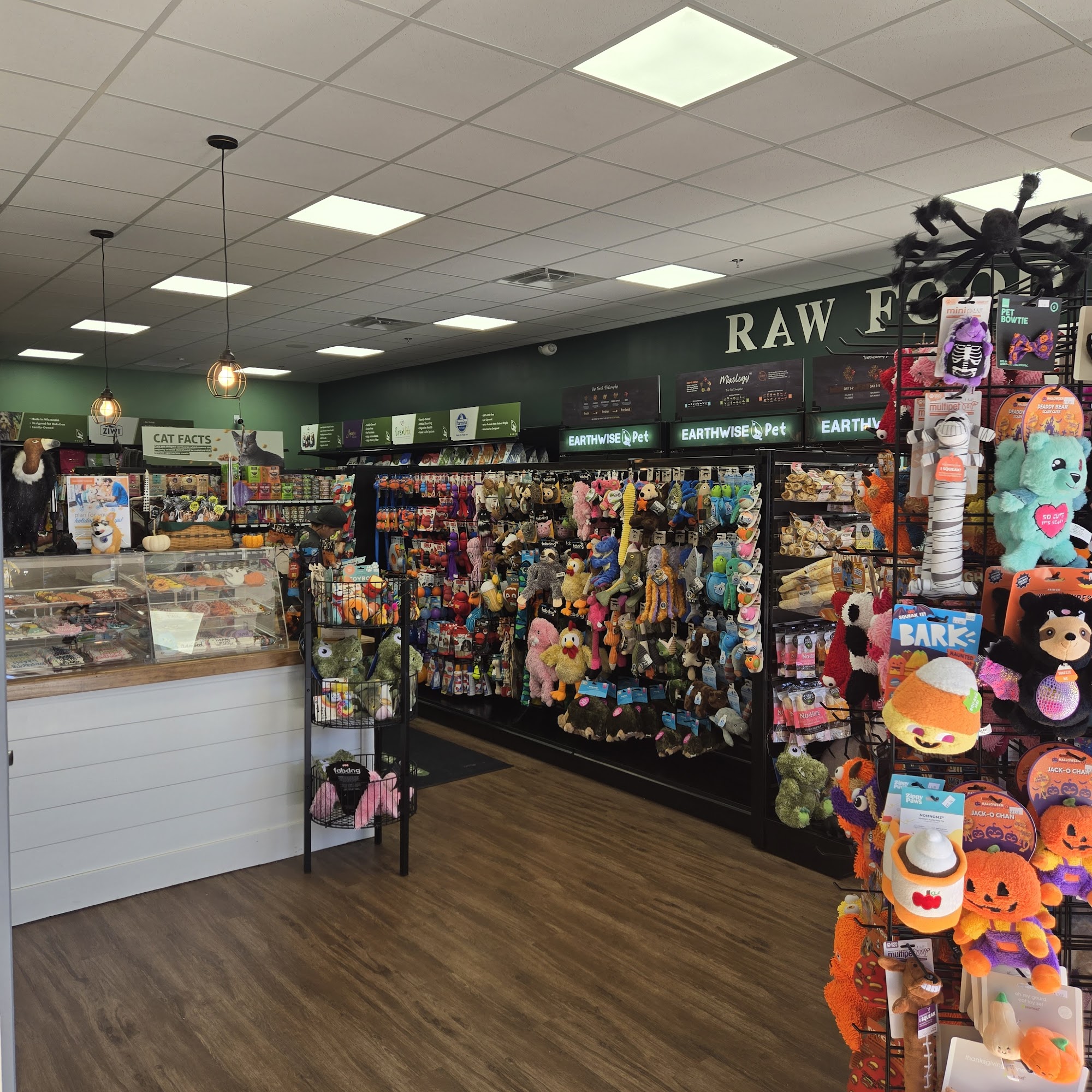 EarthWise Pet Supply - Norfolk